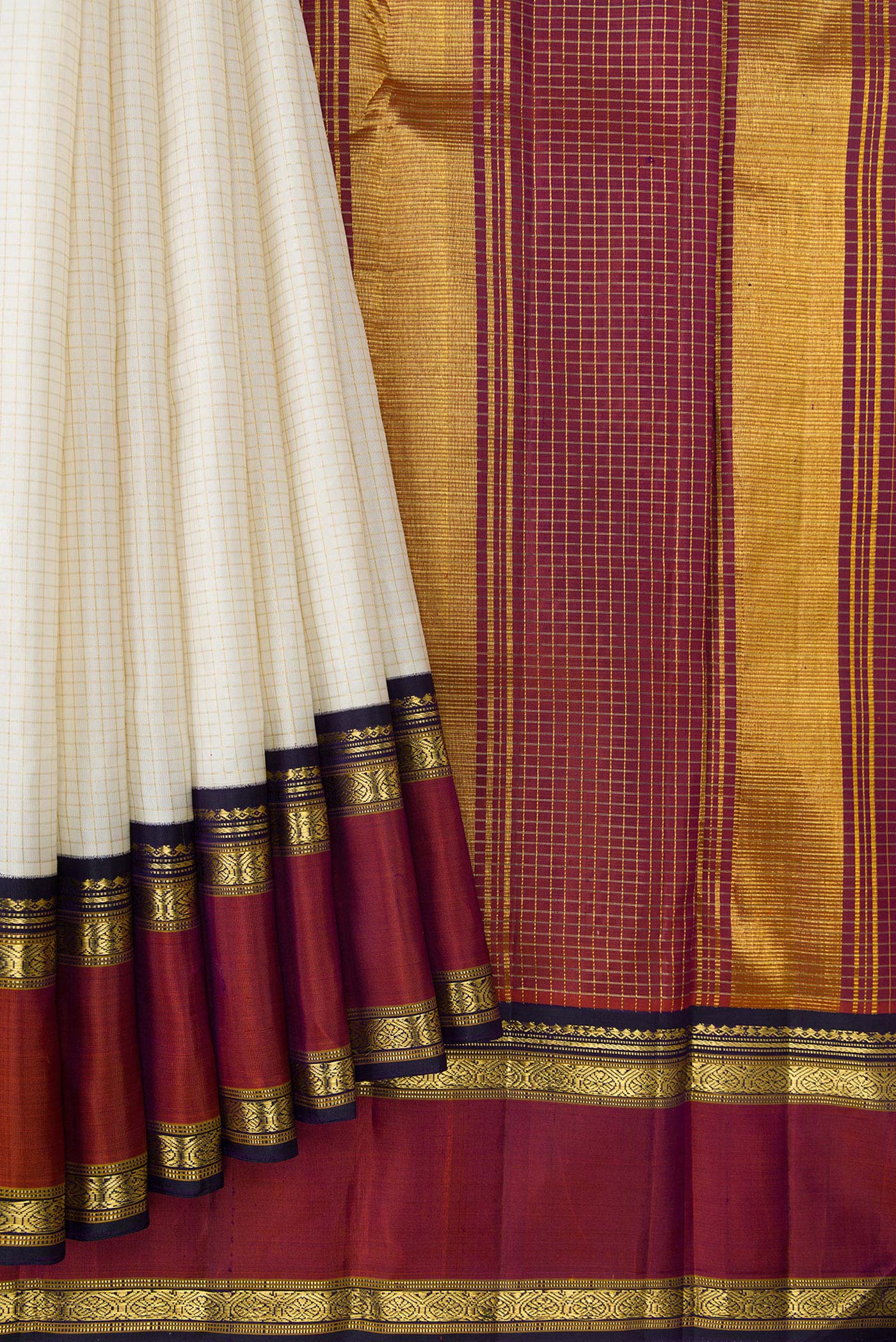Off White Kanjivaram Silk Saree - Image 4