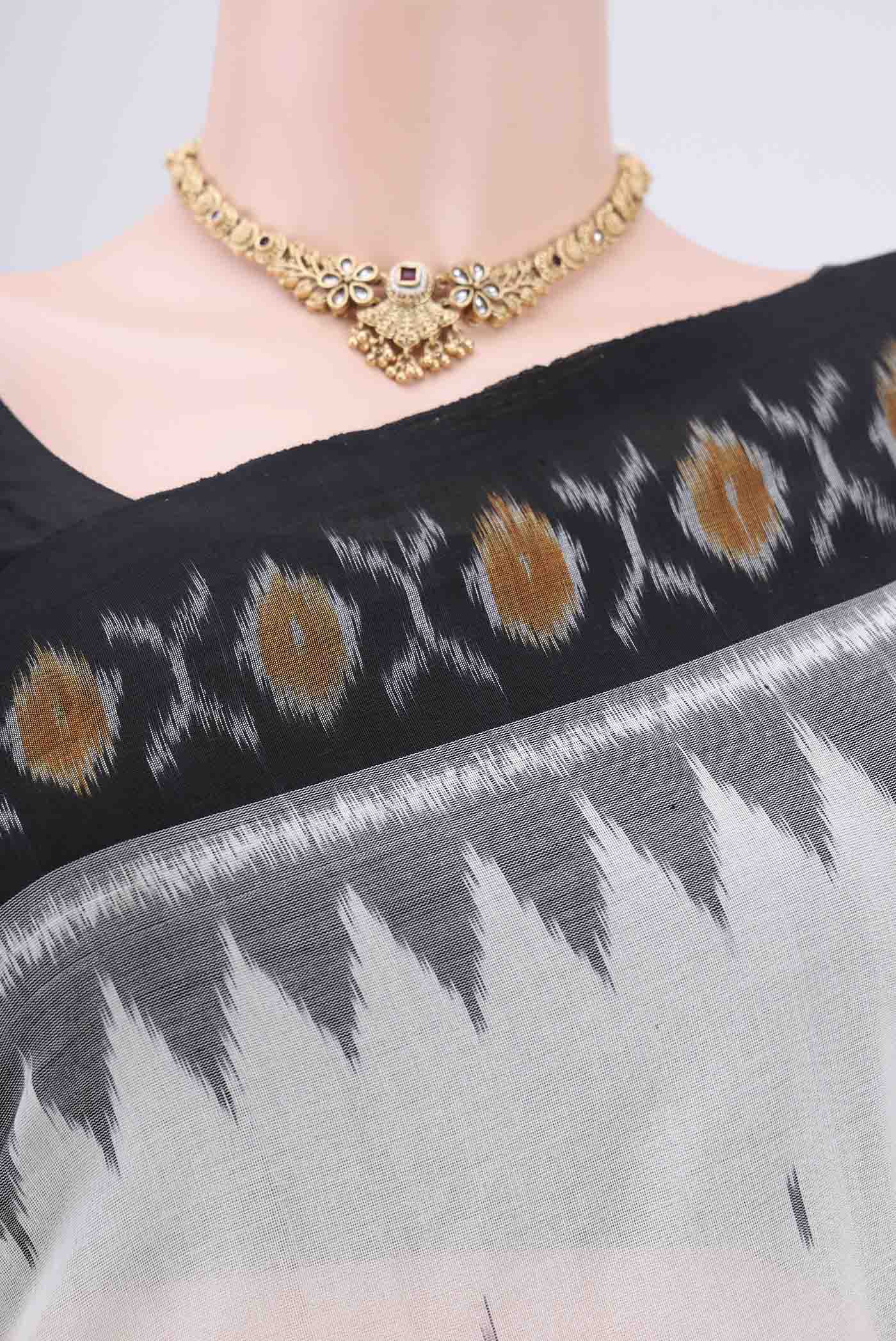 White Pochampally Cotton Saree - Image 2