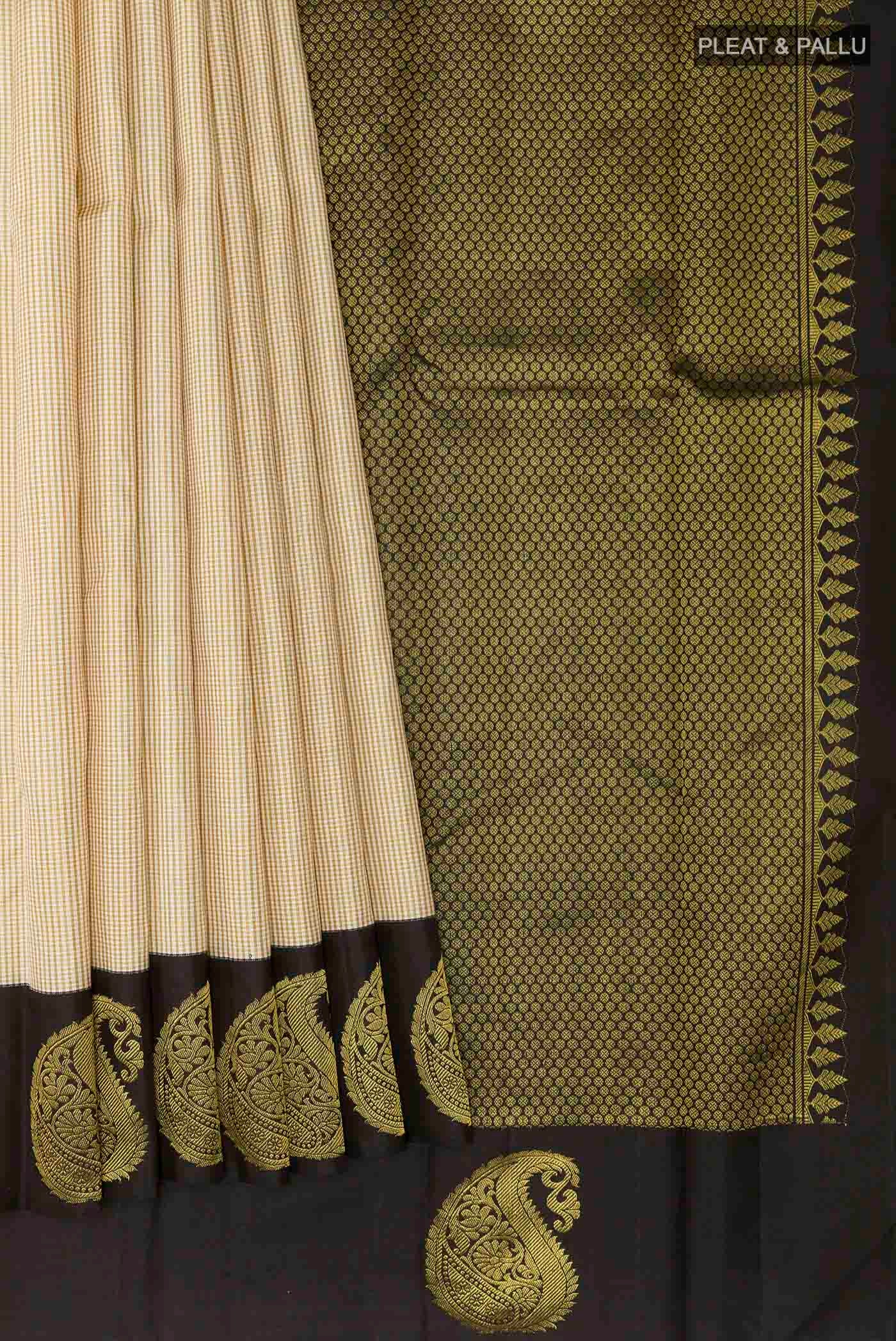 Off White Kanjivaram Silk Saree - Image 4