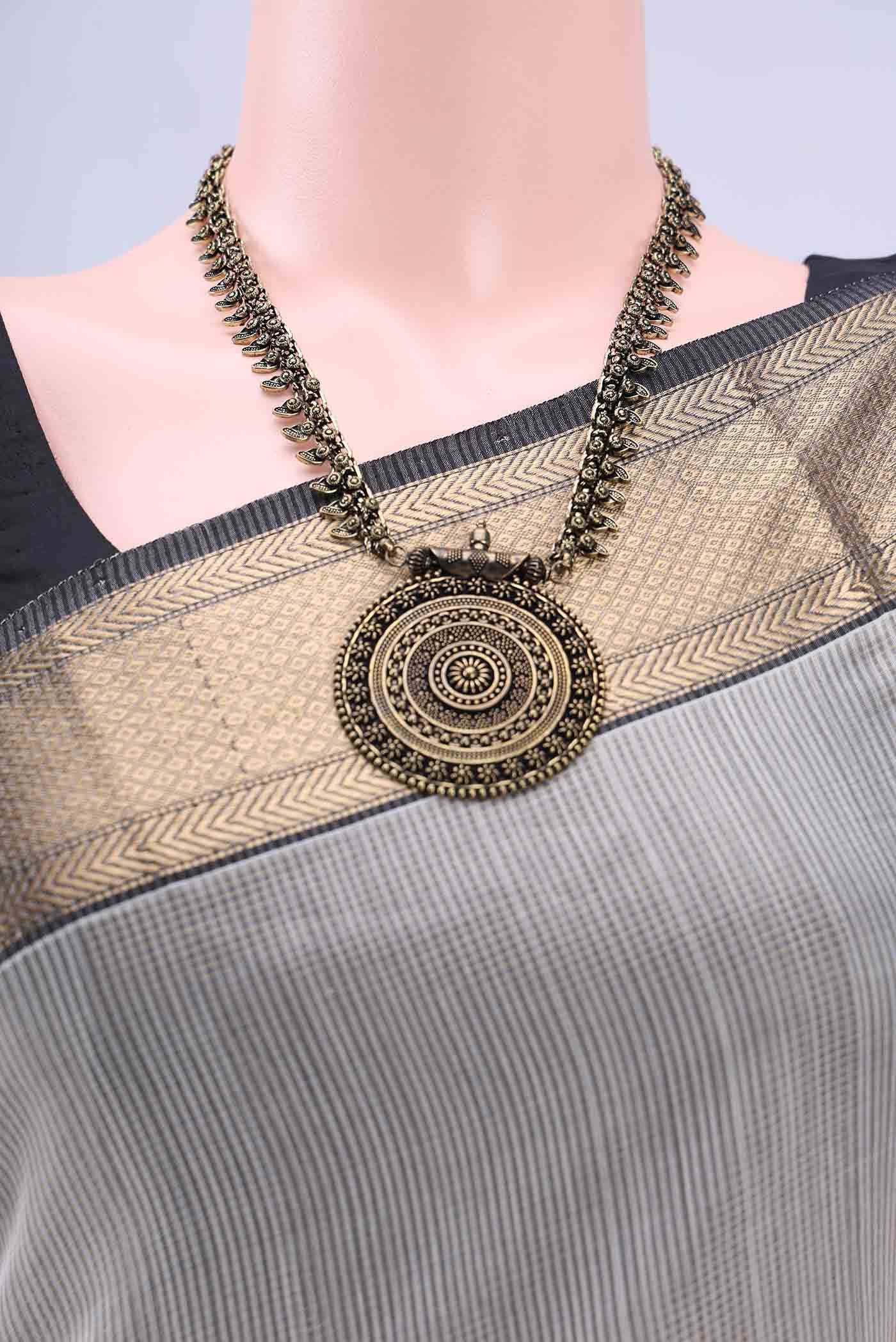Off White Maheshwari Silk Saree - Image 3