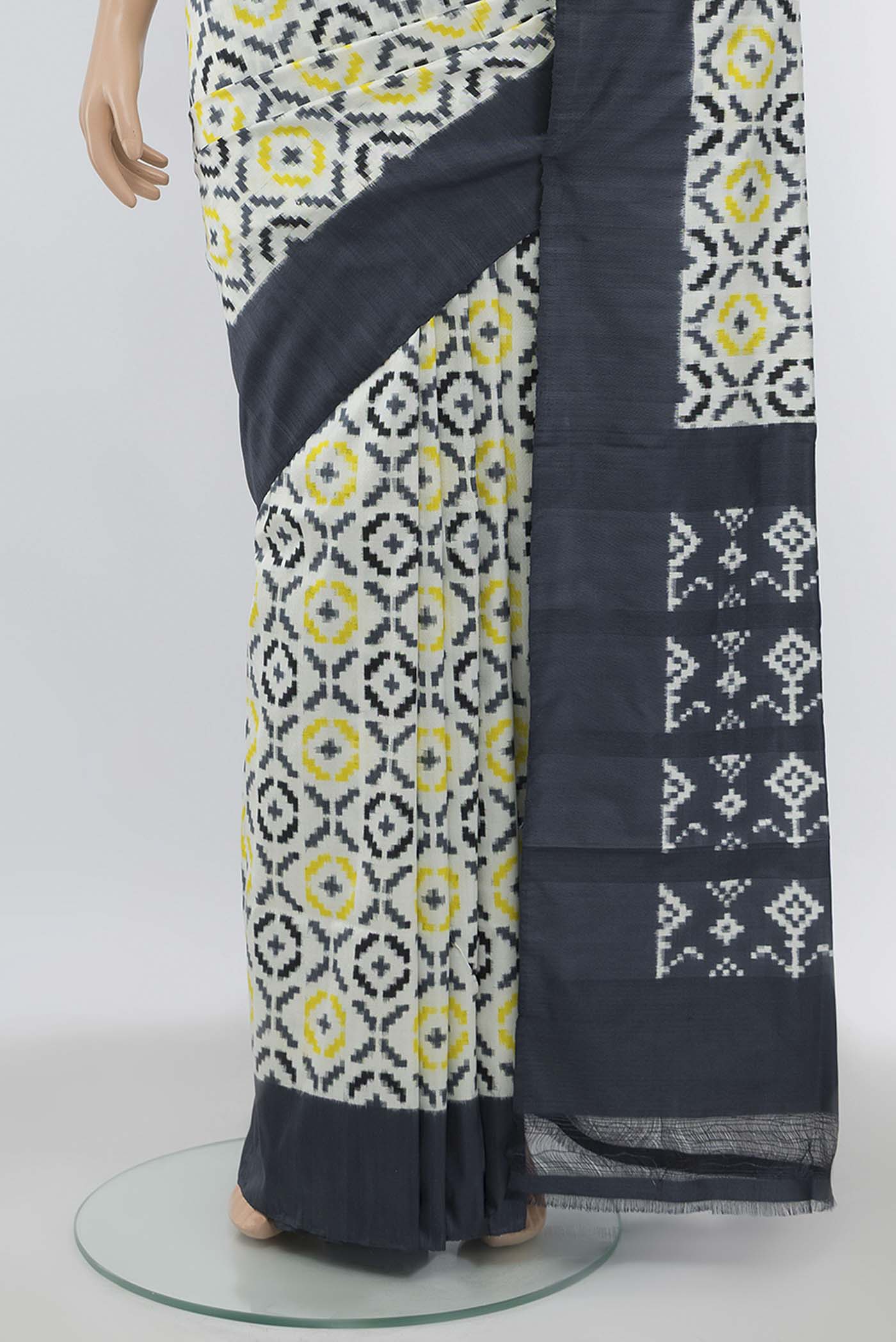 Off White Pochampally Silk Saree - Image 3