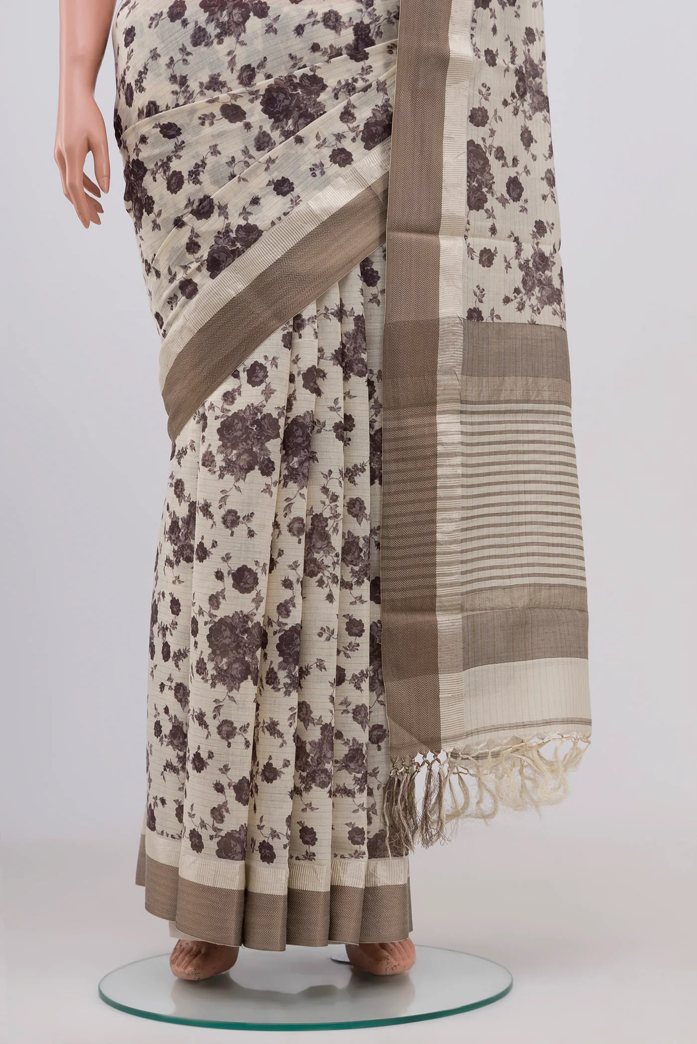 Off White Tussar Saree - Image 3