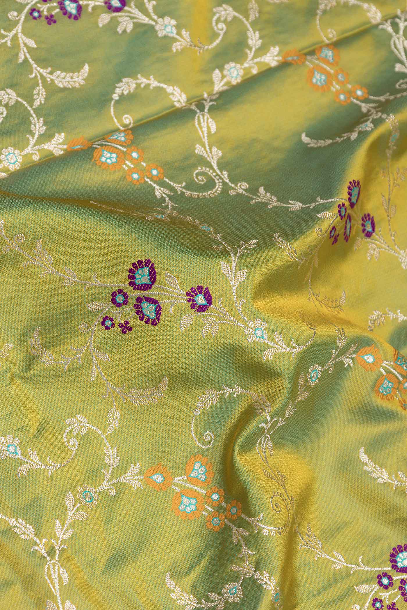 Green Dual Tone Blended Banarasi Silk Saree - Image 2