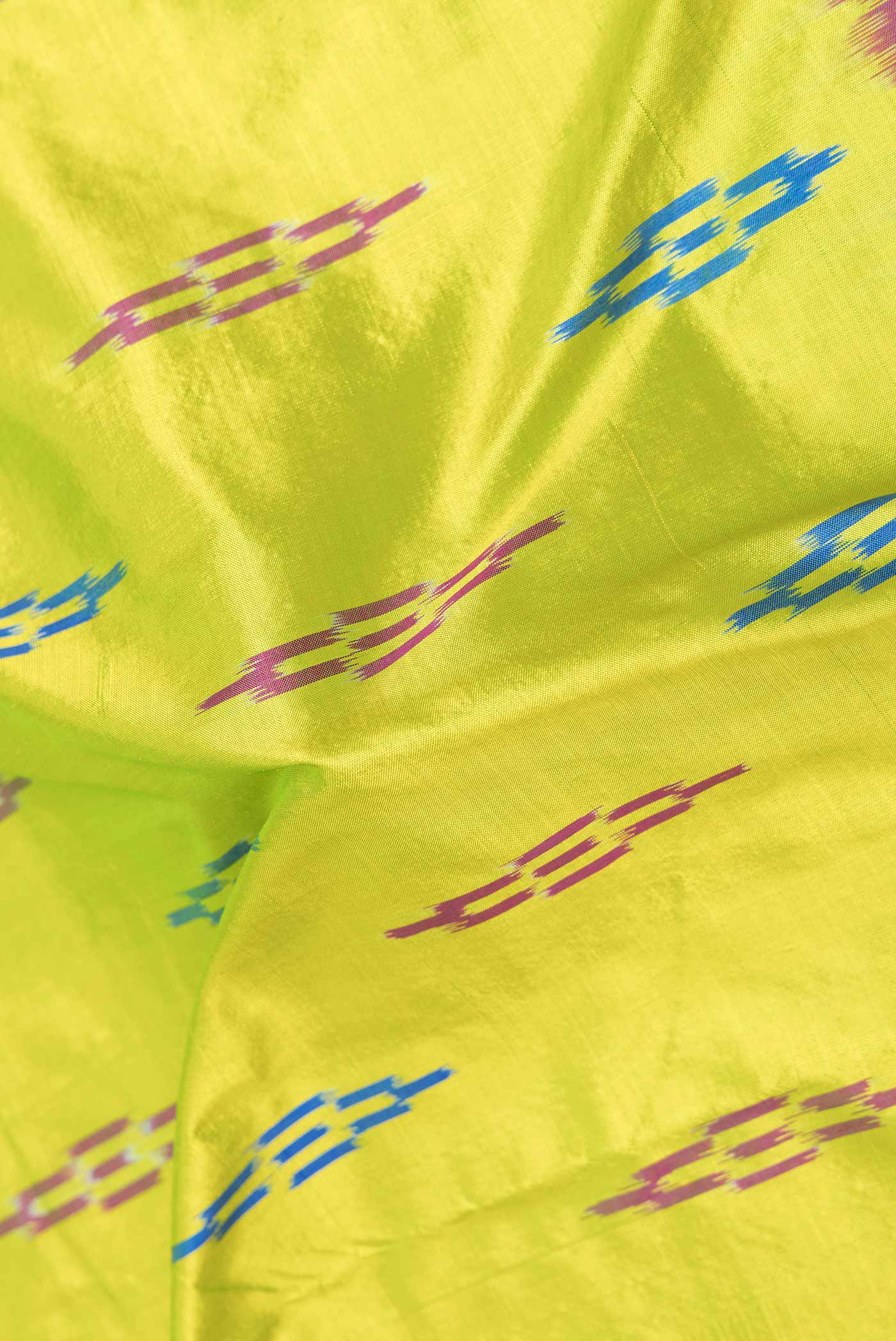 Parrot Green Dual Tone Double Ikat Saree - Image 2
