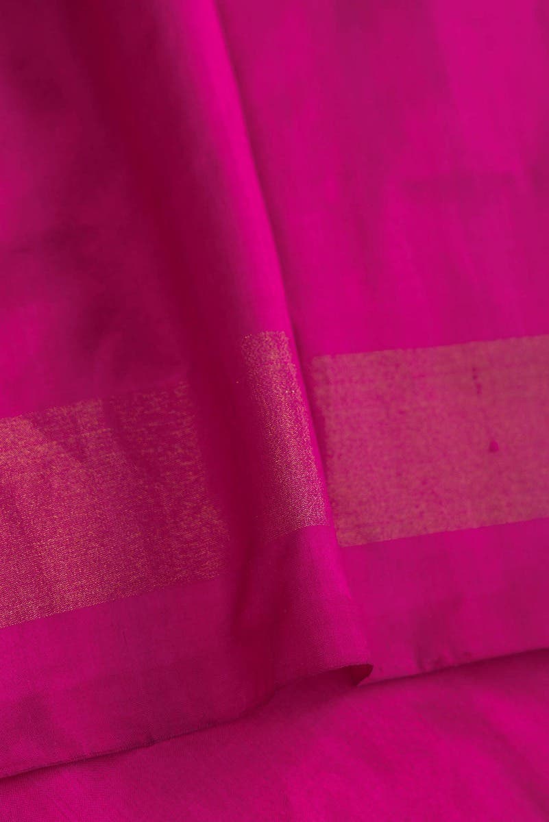 Parrot Green Dual Tone Double Ikat Saree - Image 4
