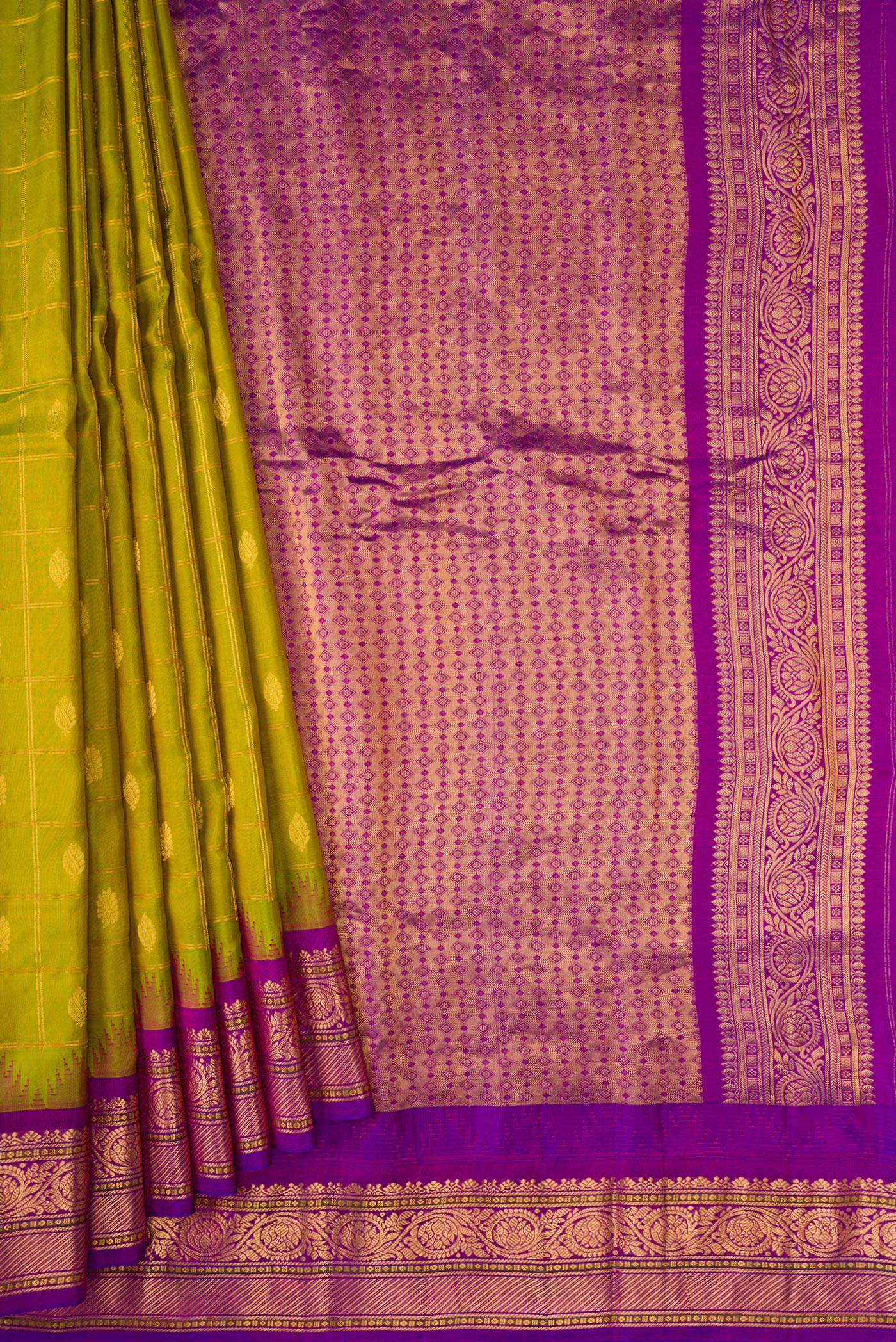 Green Gadwal Silk Saree - Image 4