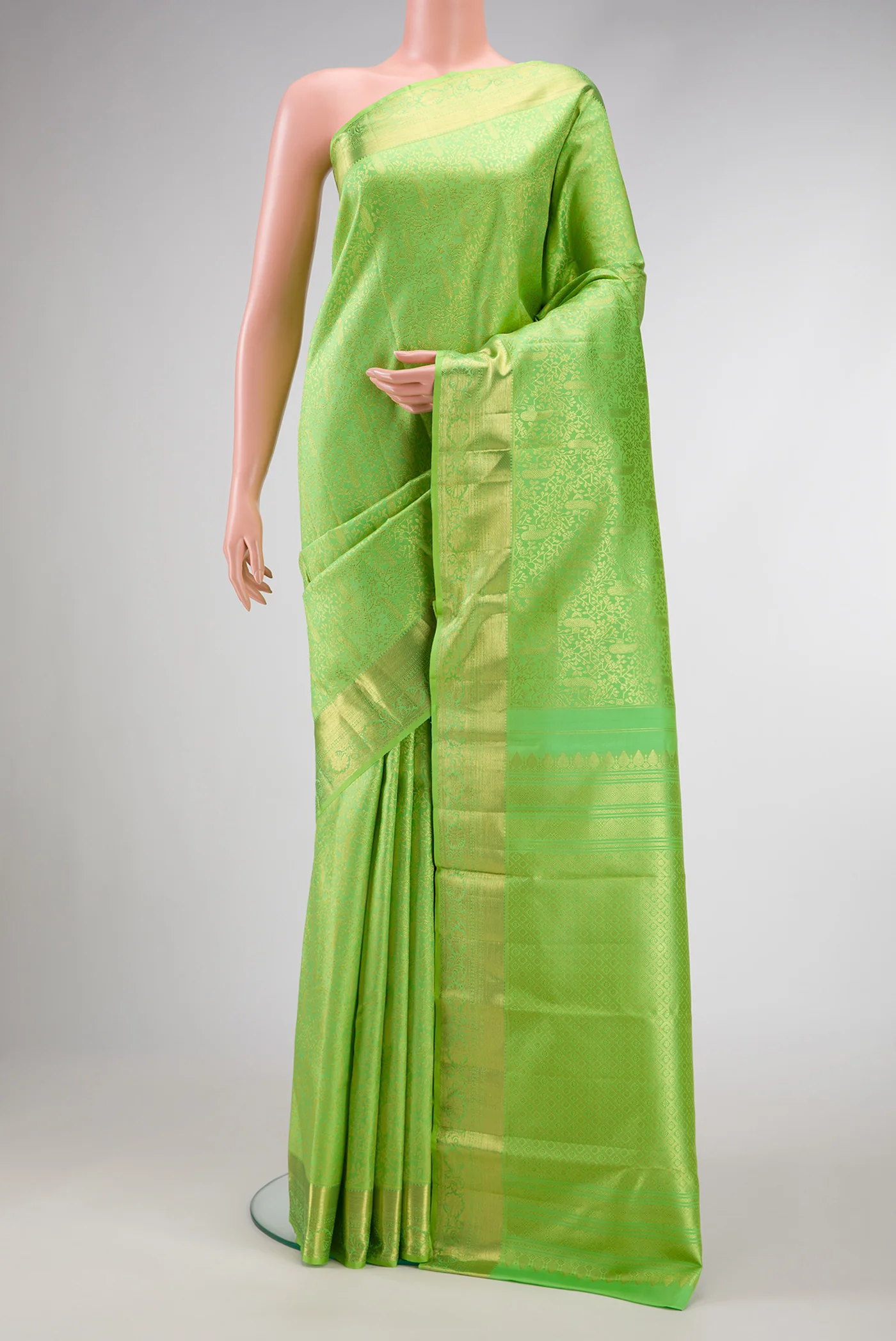 Parrot Green Kanchipuram Silk Saree - Image 2