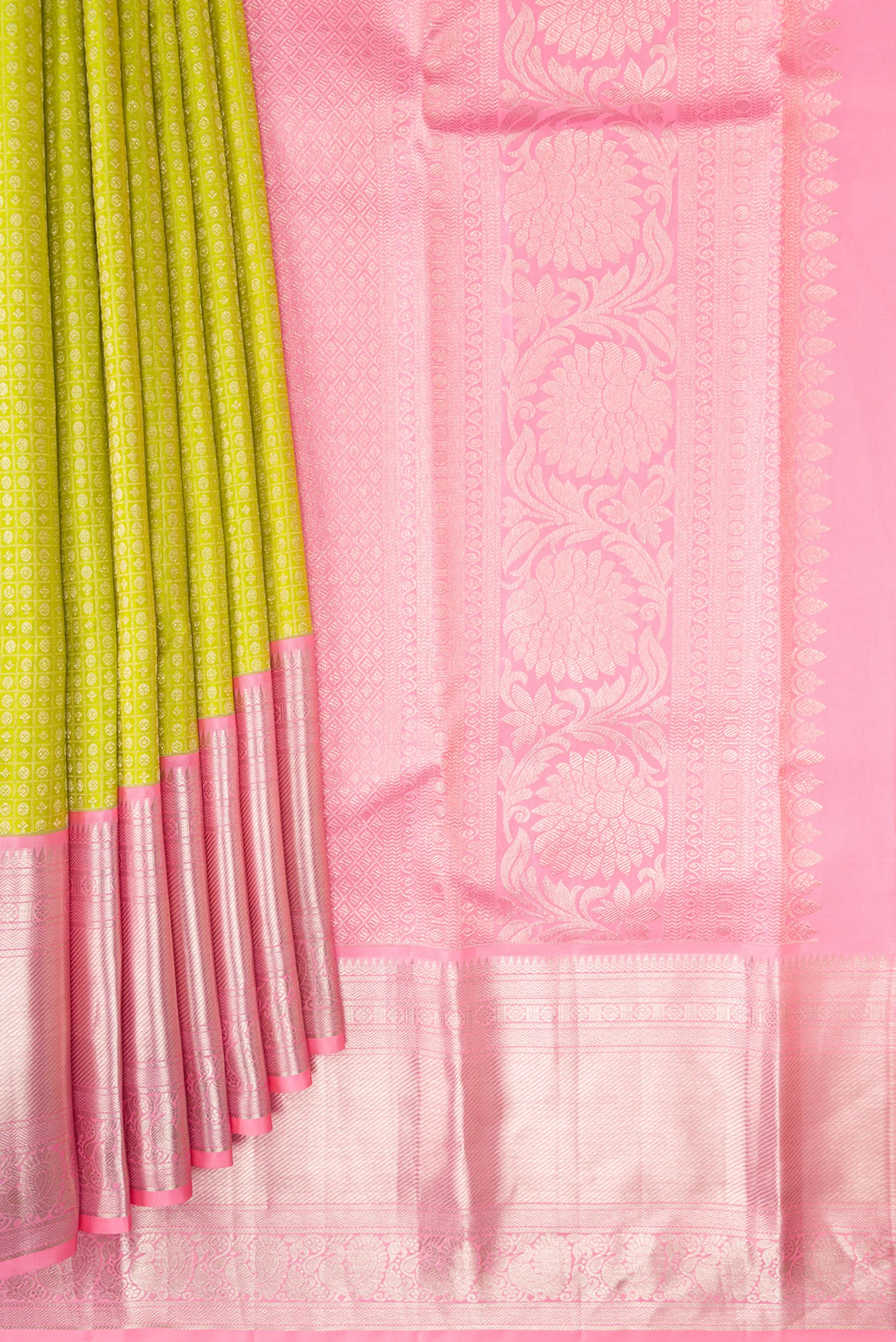 Parrot Green Kanchipuram Silk Saree - Image 4