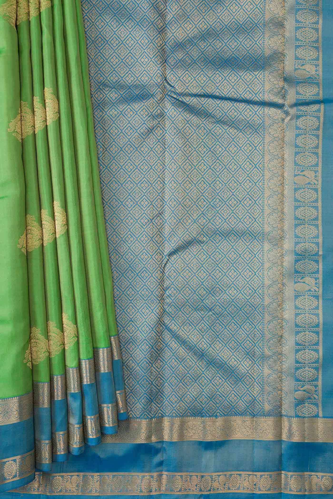 Parrot Green Dual Tone Kanchipuram Silk Saree - Image 4