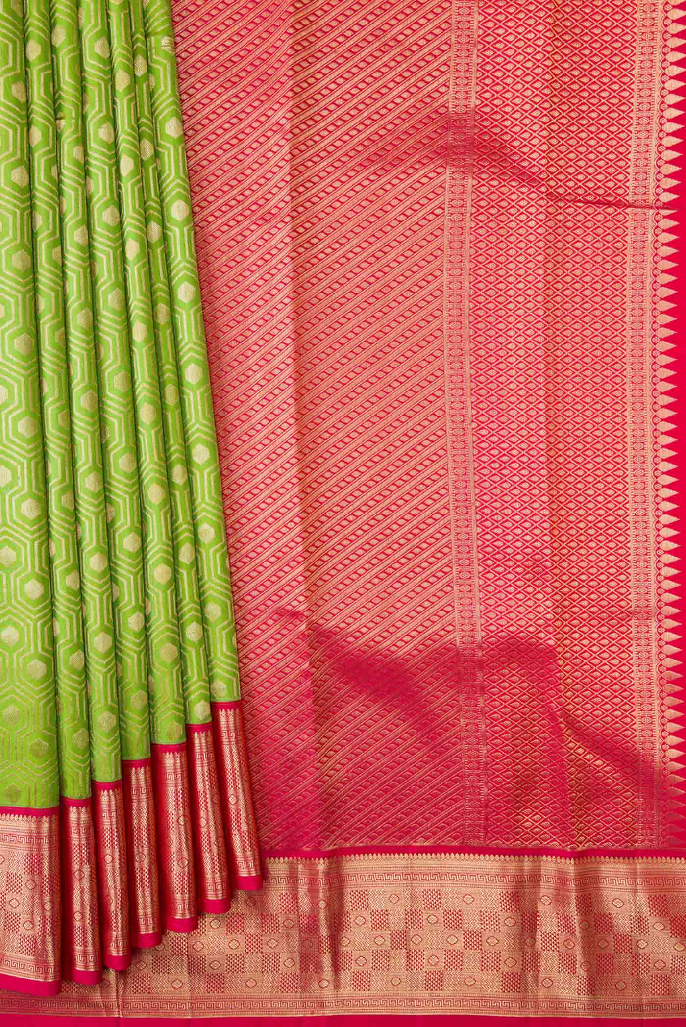 Parrot Green Dual Tone Kanchipuram Silk Saree - Image 4