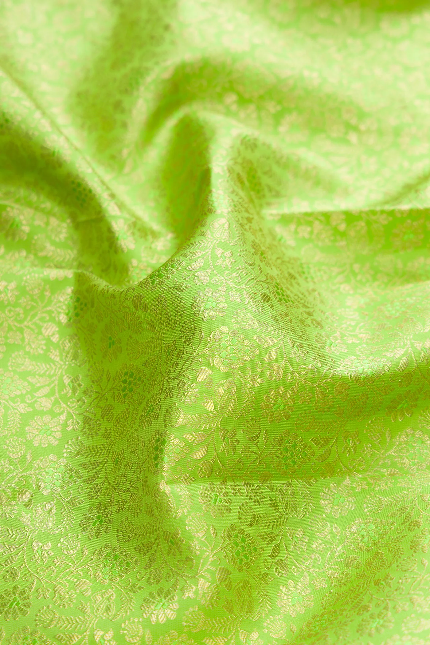 Parrot Green Dual Tone Kanchipuram Silk Saree - Image 2