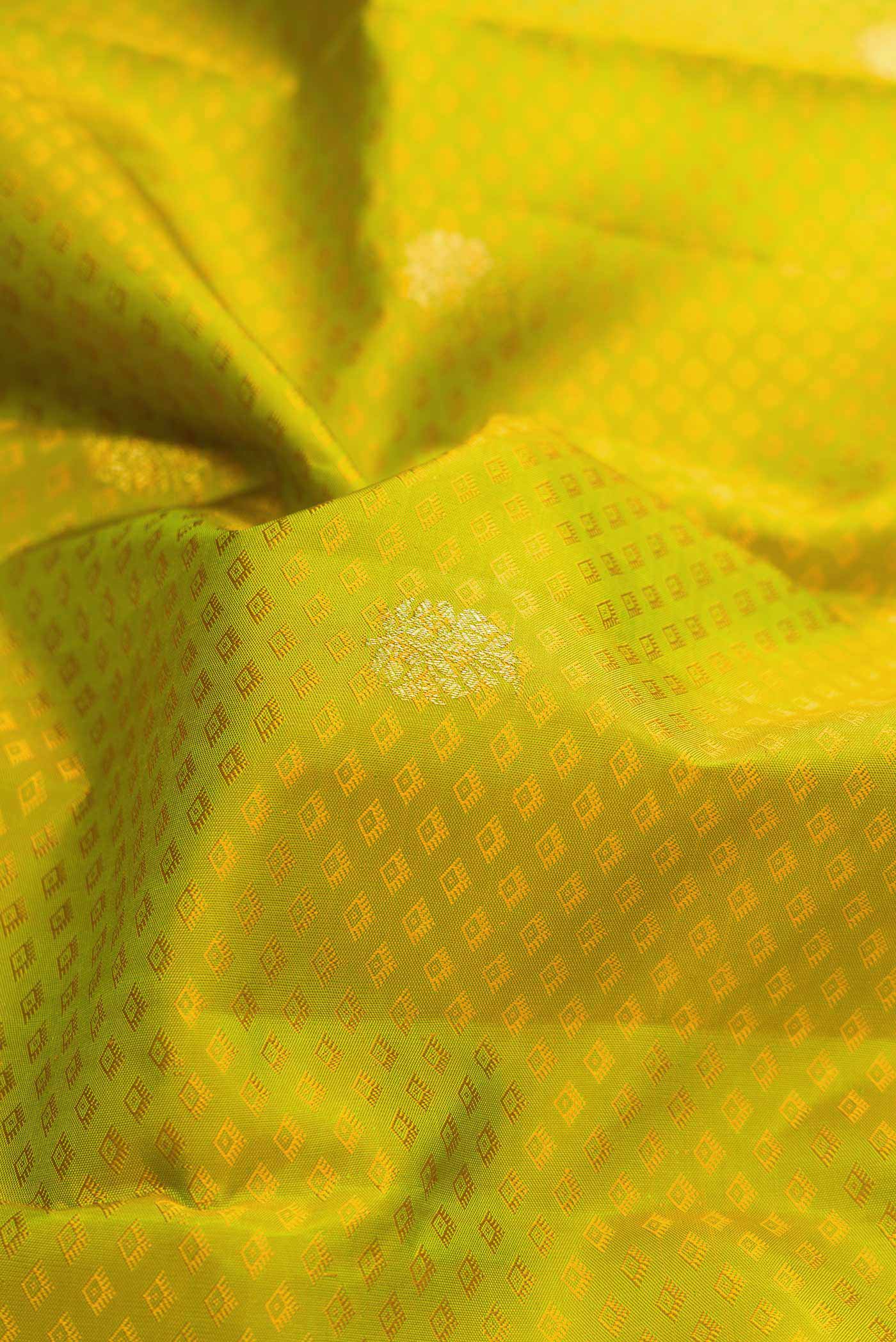 Parrot Green Kanjivaram Silk Saree - Image 2