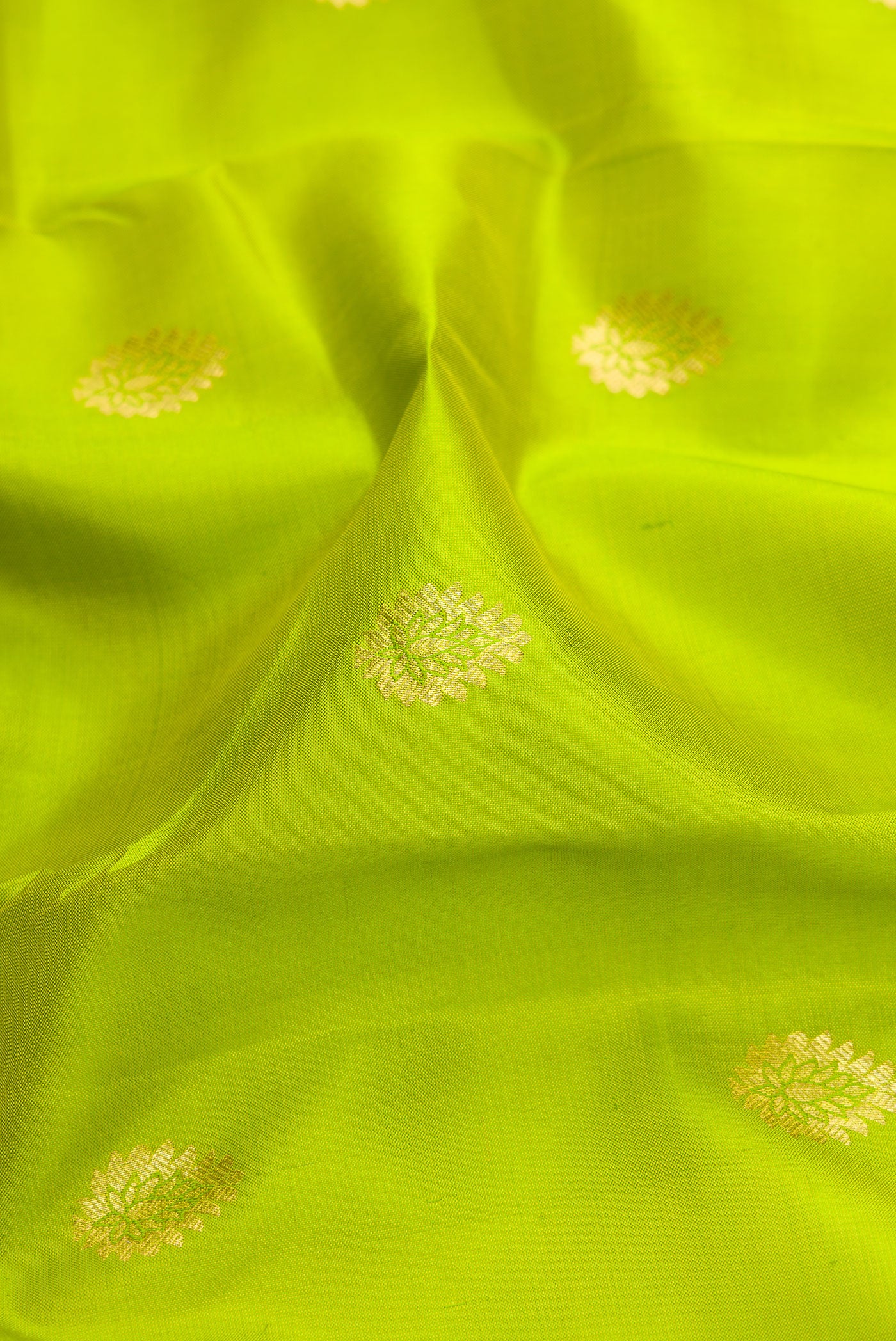 Parrot Green Kanjivaram Silk Saree - Image 2