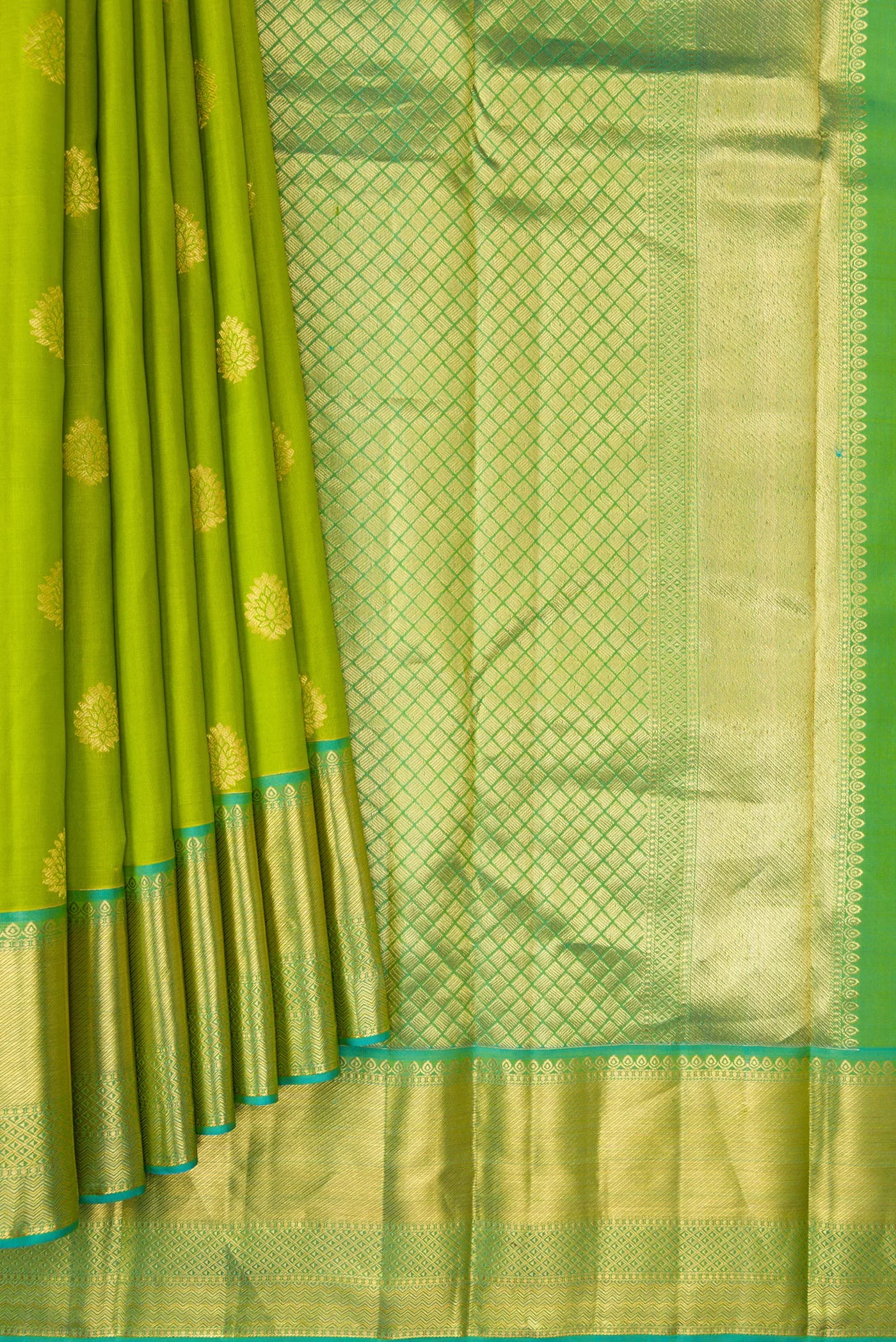 Parrot Green Kanjivaram Silk Saree - Image 4