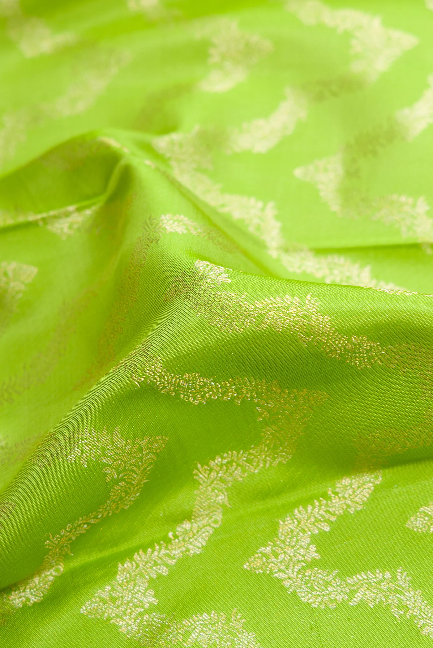 Parrot Green Kanjivaram Silk Saree - Image 2