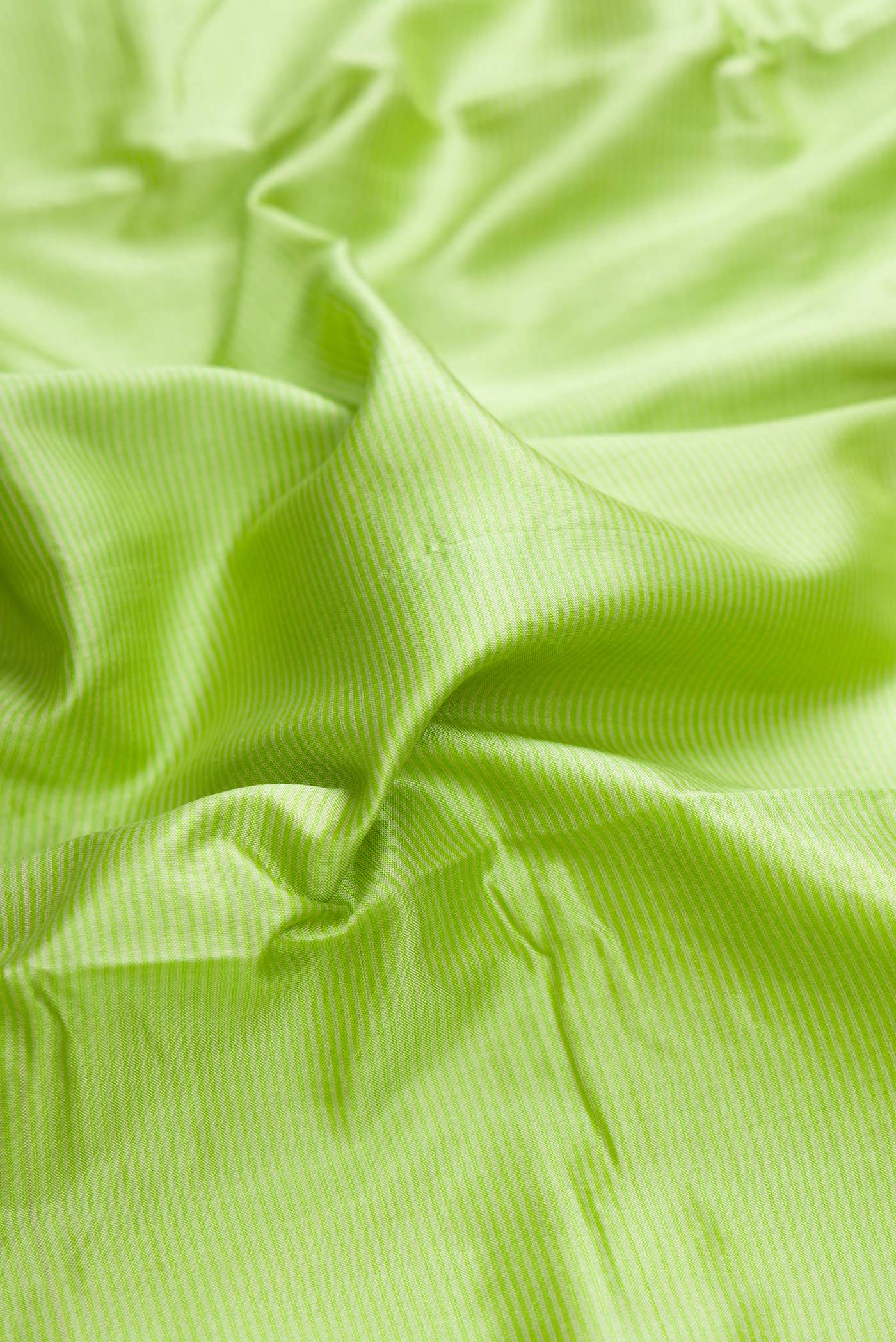 Parrot Green Dual Tone Maheshwari Silk Saree - Image 2