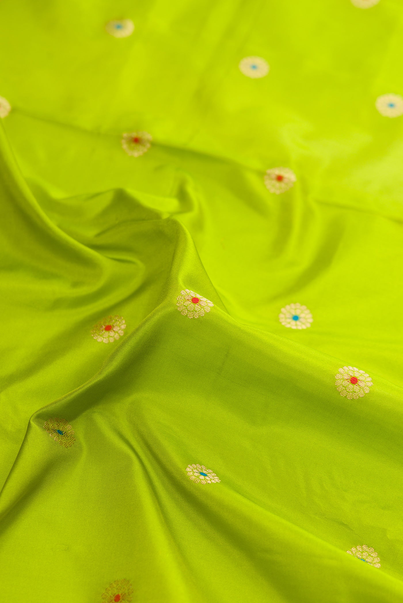 Parrot Green Blended Paithani Silk Saree - Image 2