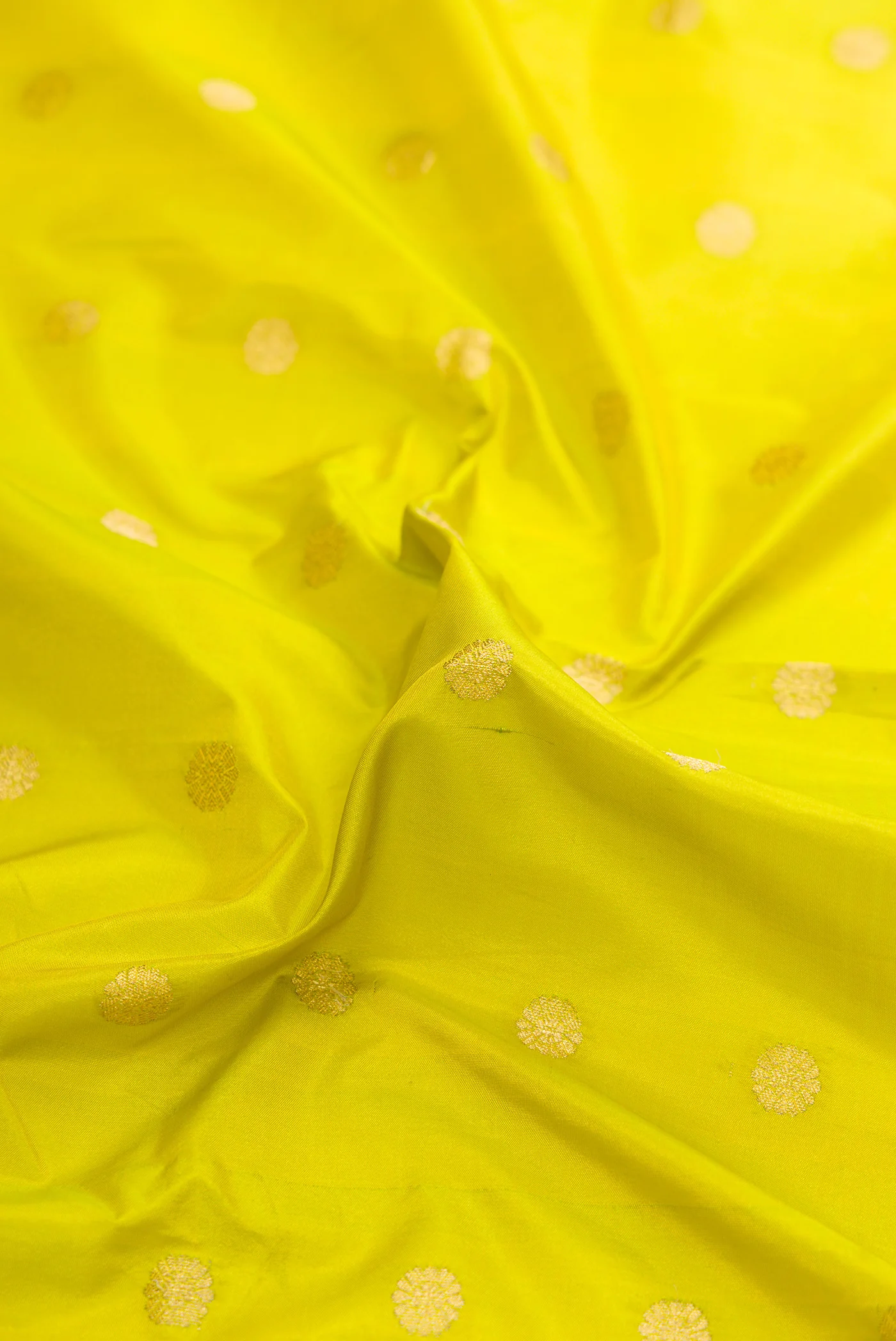 Parrot Green Blended Paithani Silk Saree - Image 2