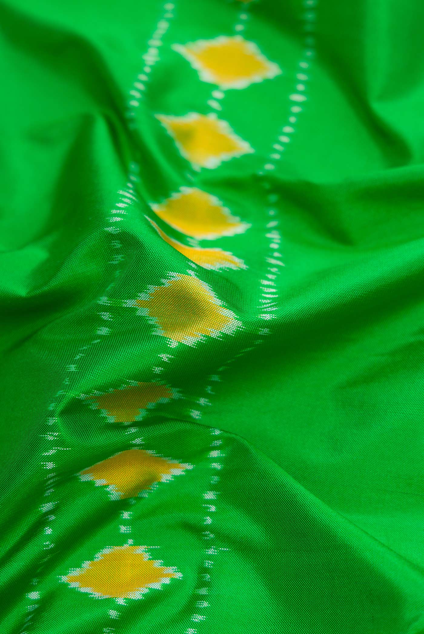 Parrot Green Dual Tone Rajkot Patola Silk Saree - Image 2