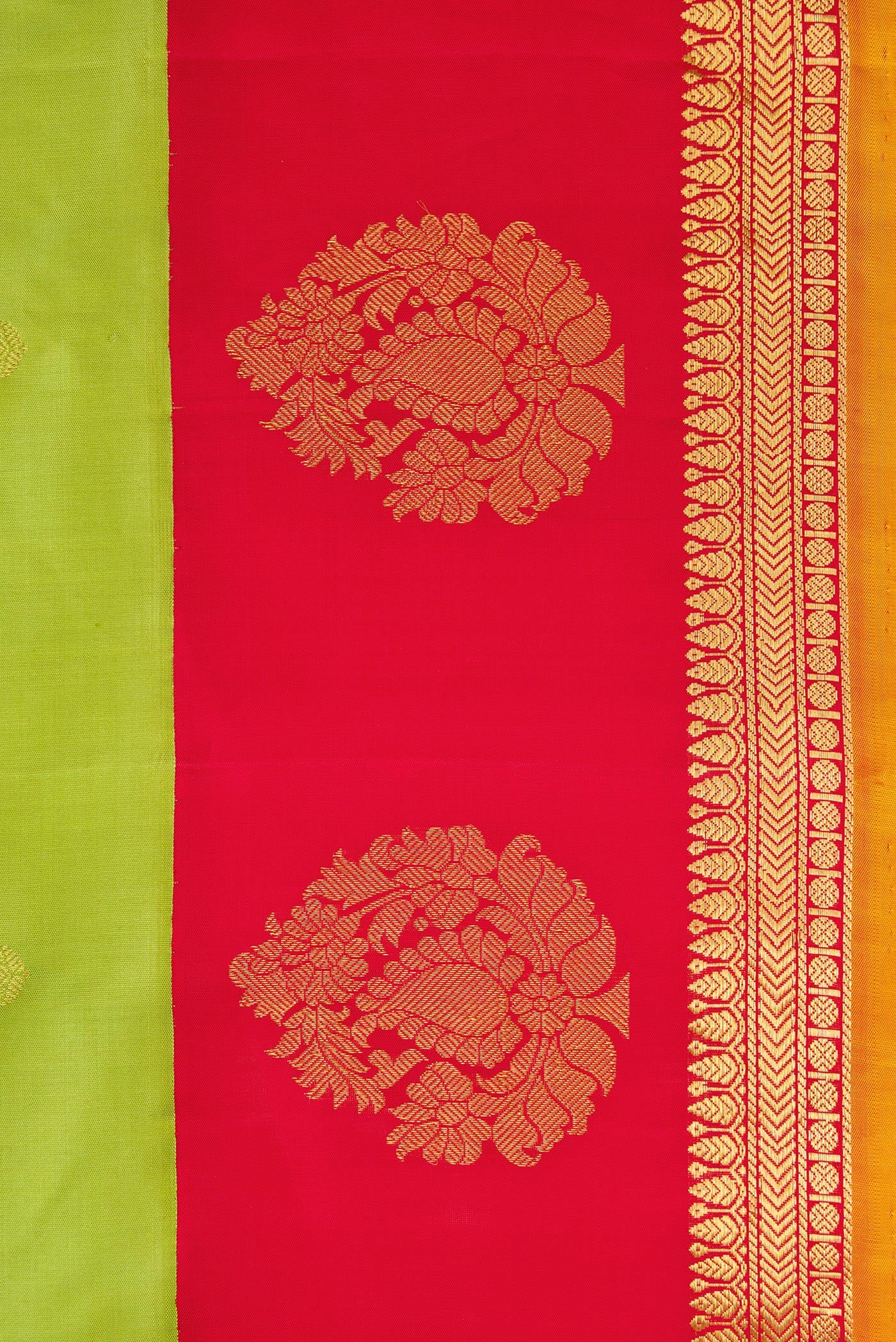 Parrot Green Gadwal Silk Saree - Image 3