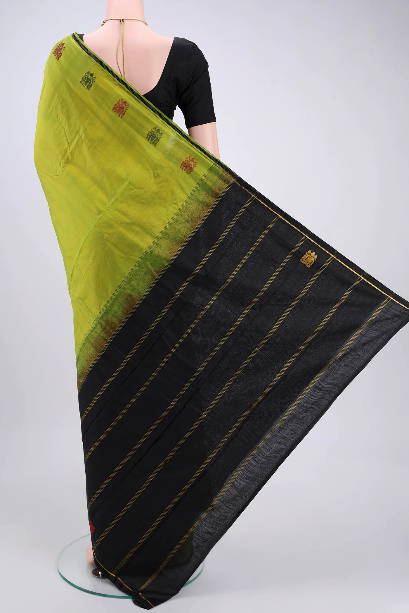 Parrot Green Kanchipuram Silk Saree - Image 3