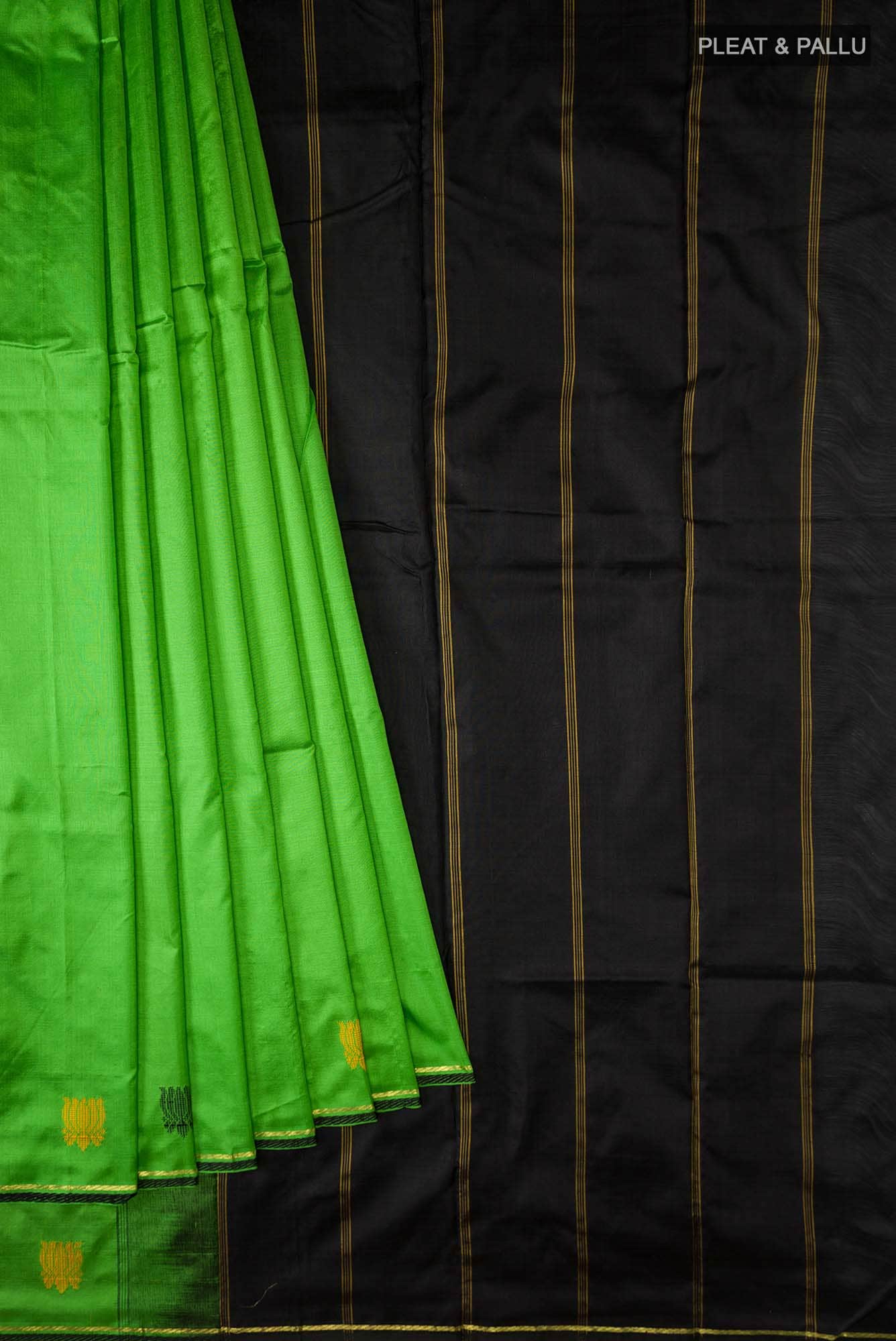 Parrot Green Kanchipuram Silk Saree - Image 2