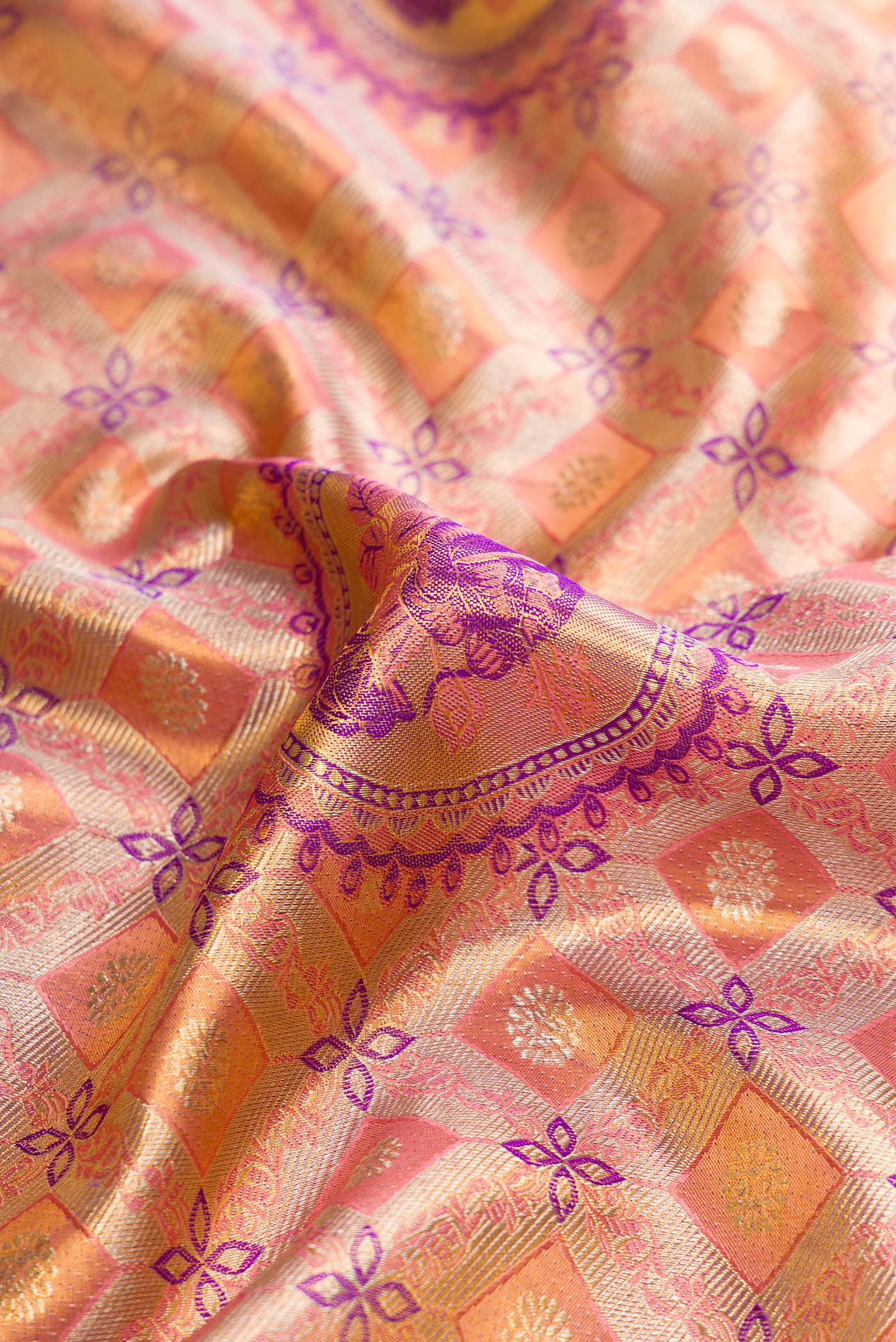 Peach Dual Tone Kanjivaram Tissue Silk Saree - Image 2