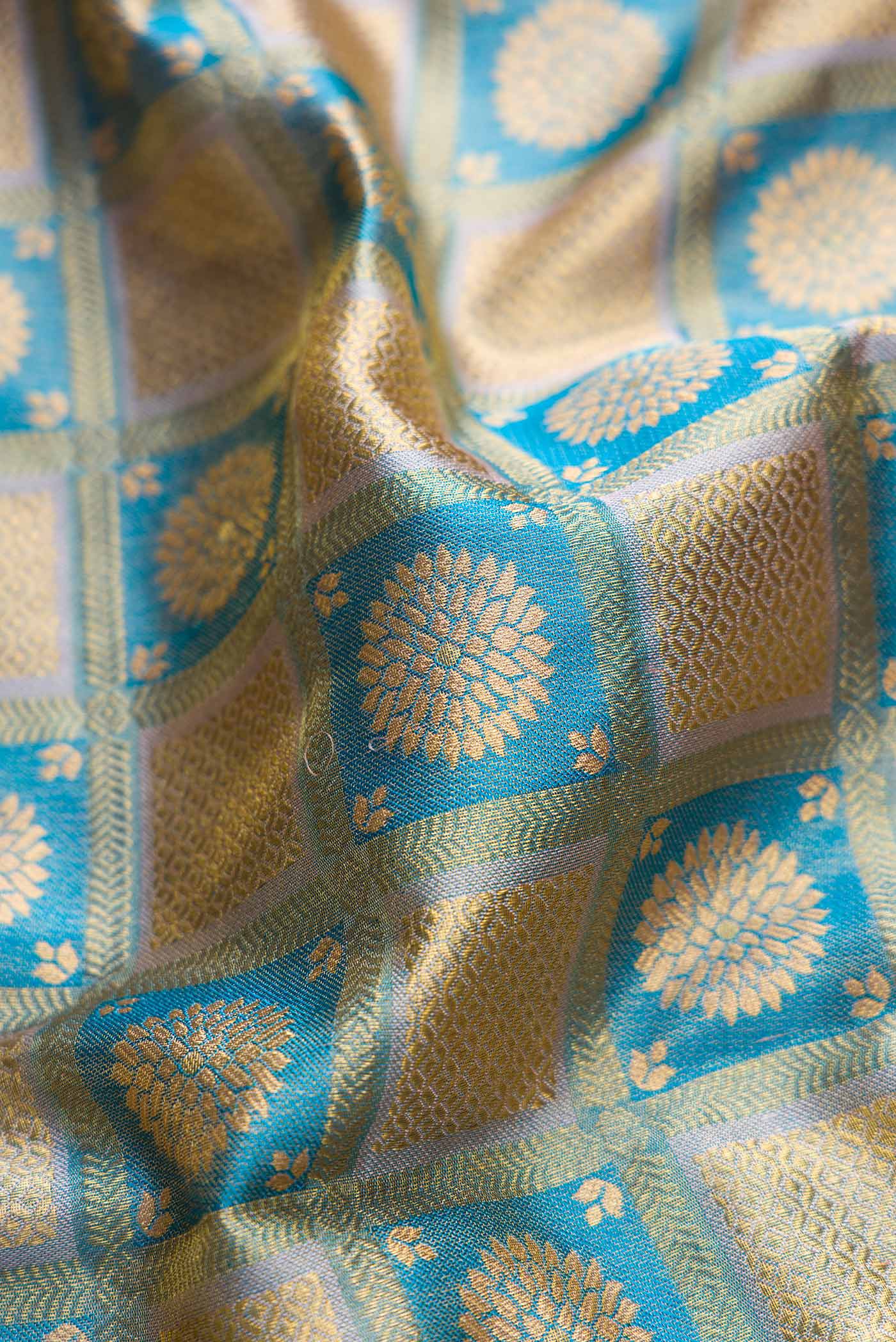 Peacock Blue Dual Tone Kanchipuram Tissue Silk Saree - Image 2