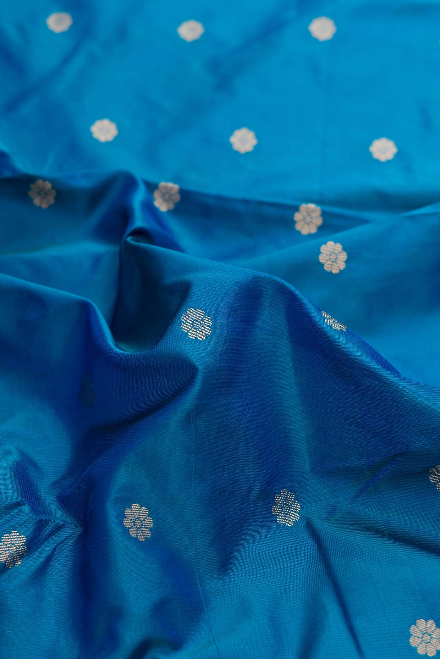 Peacock Blue Dual Tone Paithani Silk Saree - Image 2