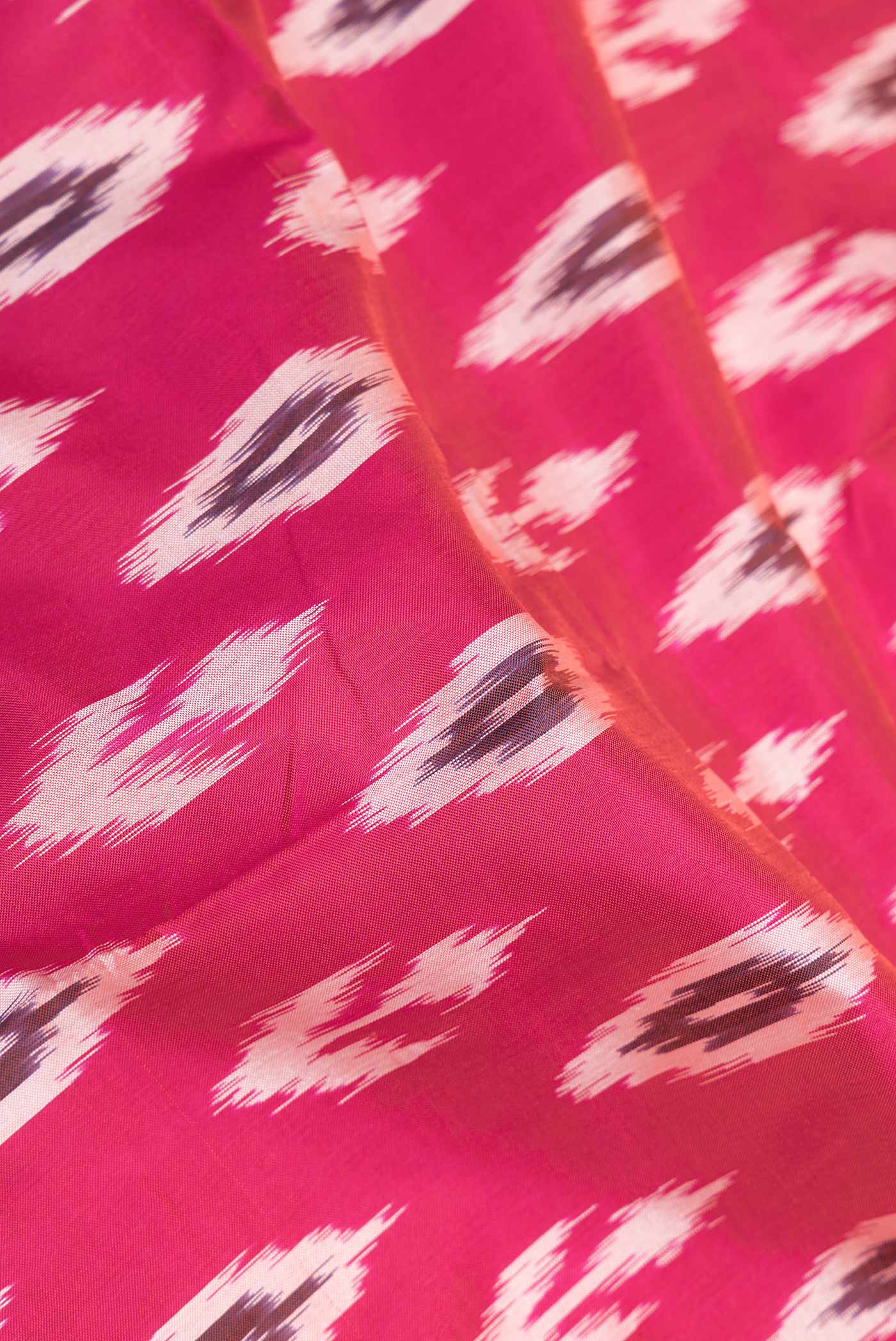 Pink Dual Tone Double Ikat Saree - Image 2