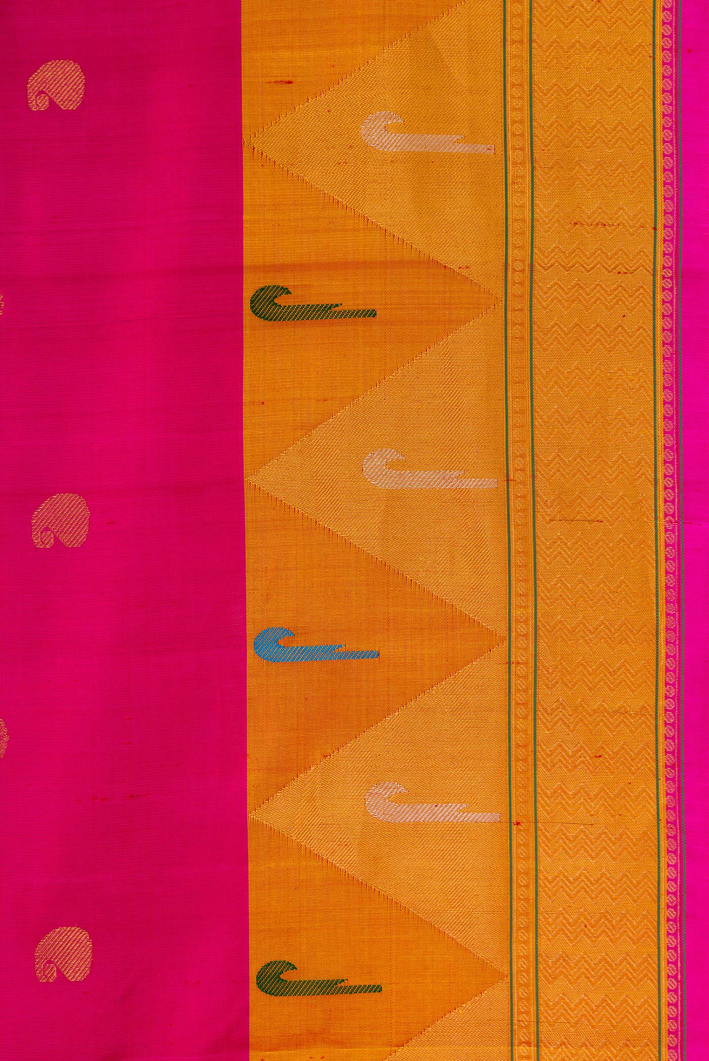 Pink Gadwal Silk Saree - Image 3