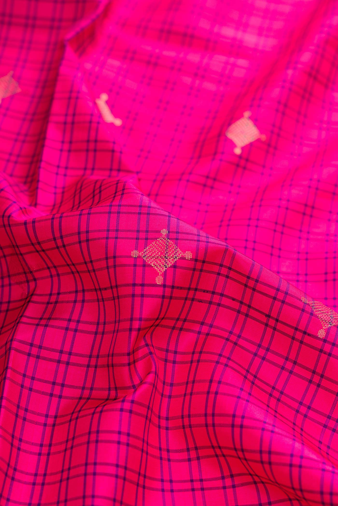 Pink Dual Tone Soft Silk Saree - Image 2