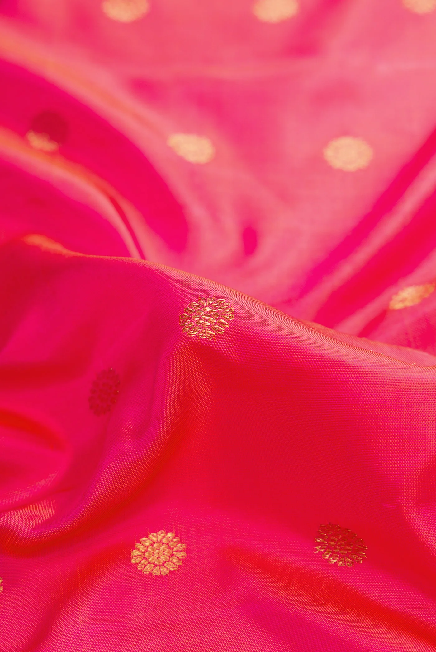 Pink Gadwal Silk Saree - Image 2