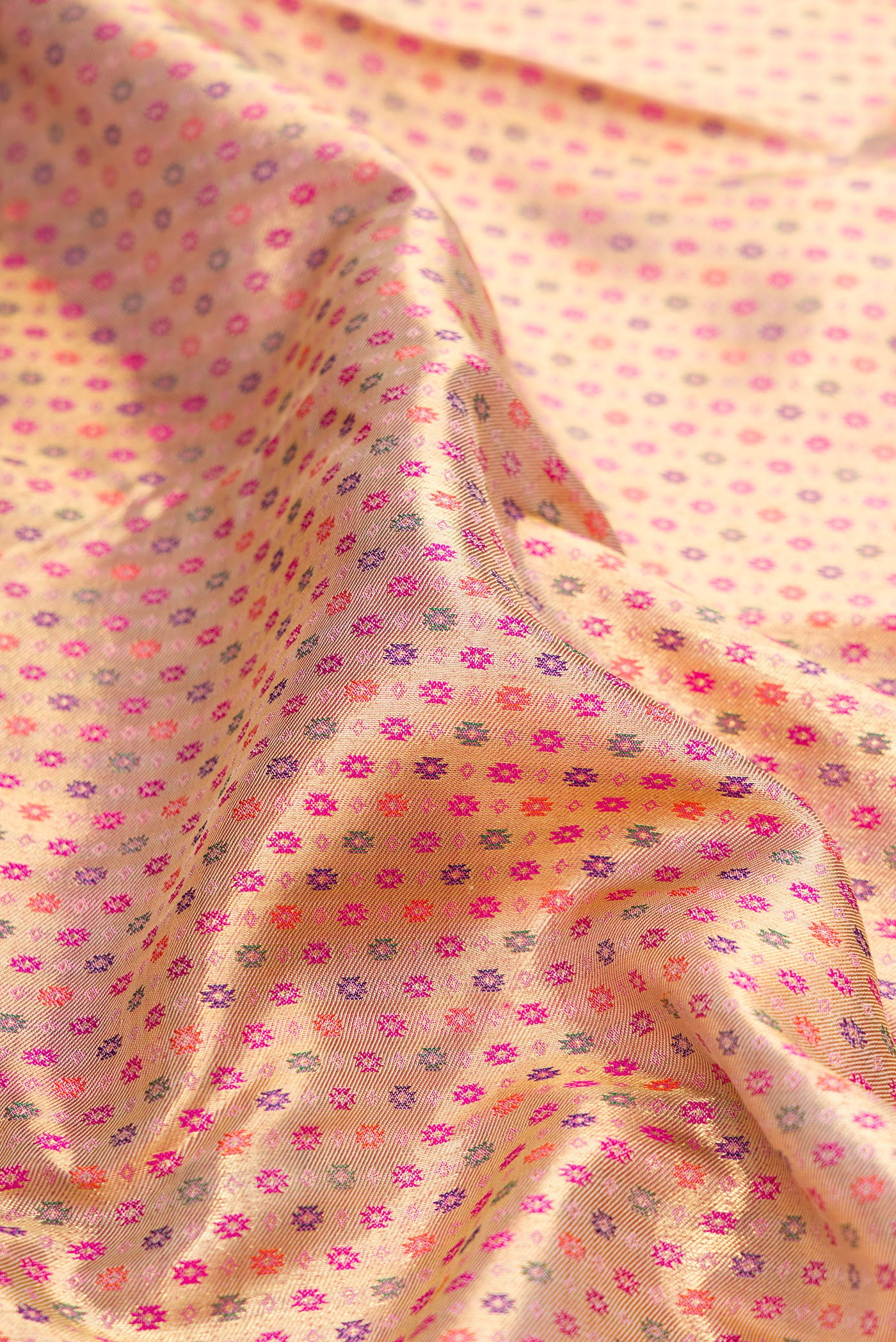 Pure Silk Pure Zari Gold with Pink Color Kanjivaram Tissue Saree - Image 2