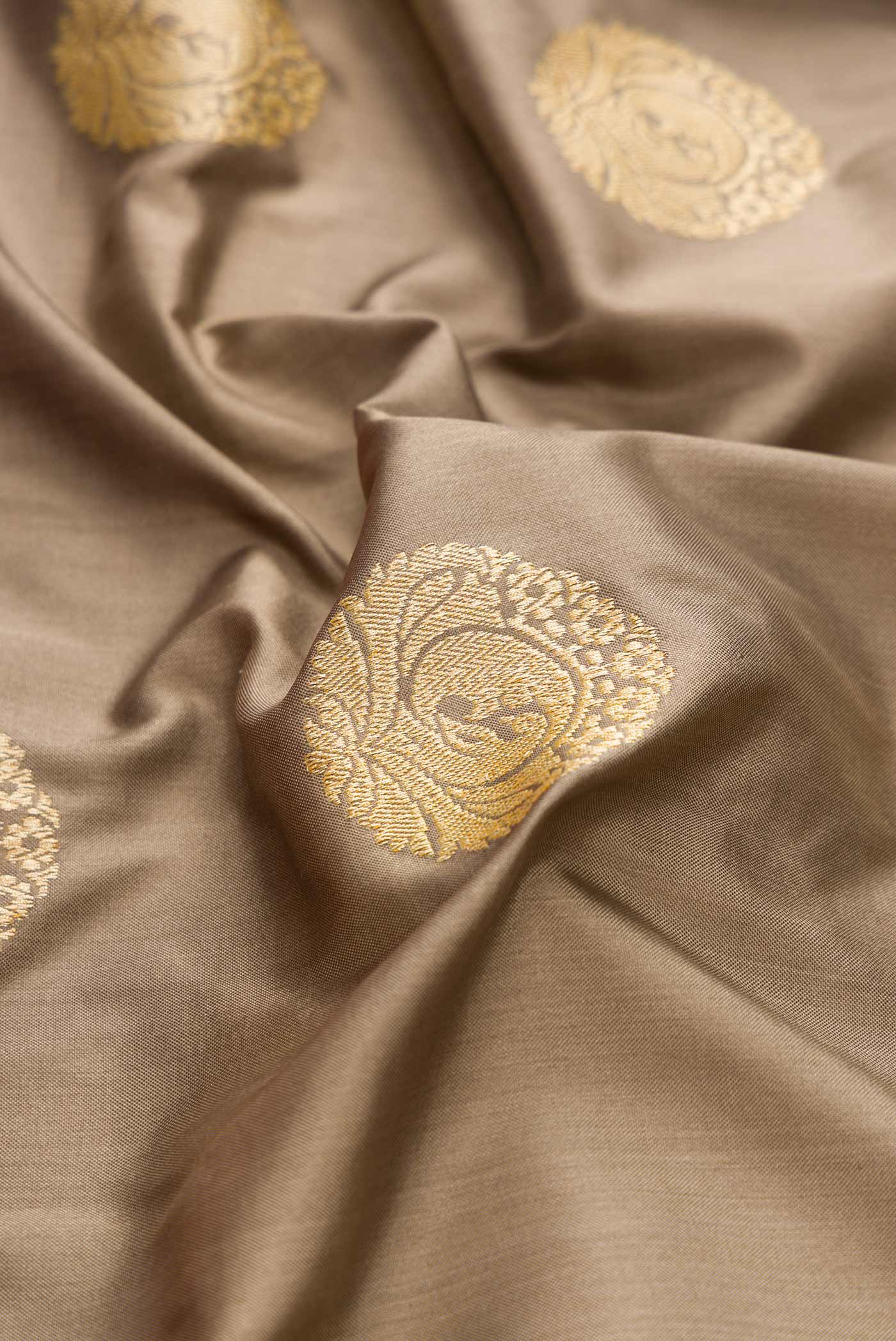 Pure Silk Pure Zari Grey Dual Tone Banarasi Saree - Image 2