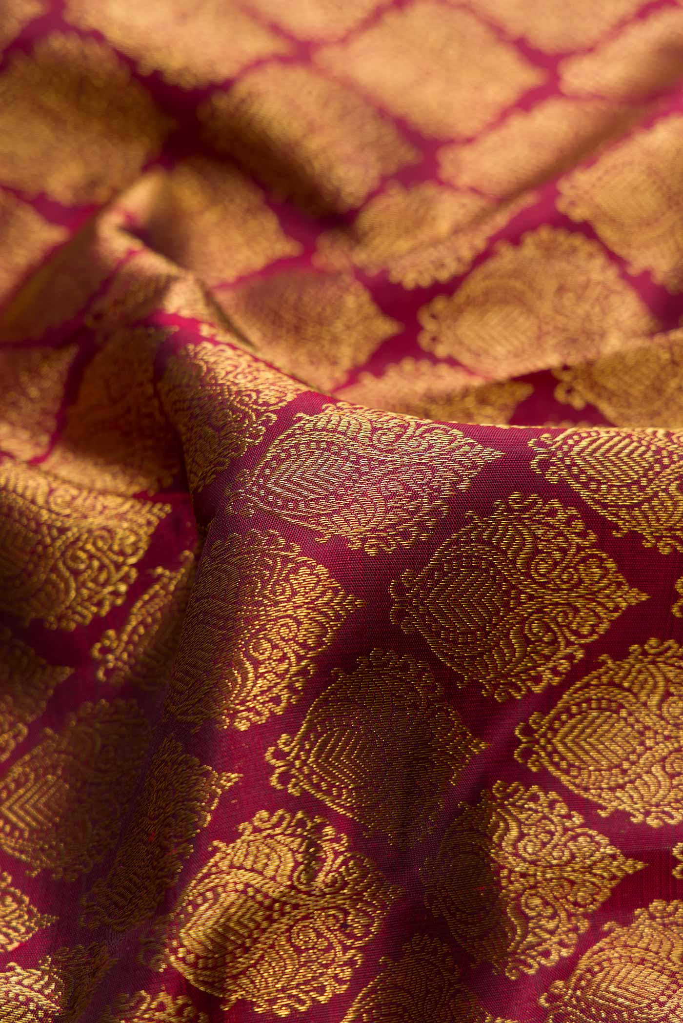 Pure Silk Pure Zari Maroon Dual Tone Kanjivaram Saree - Image 2