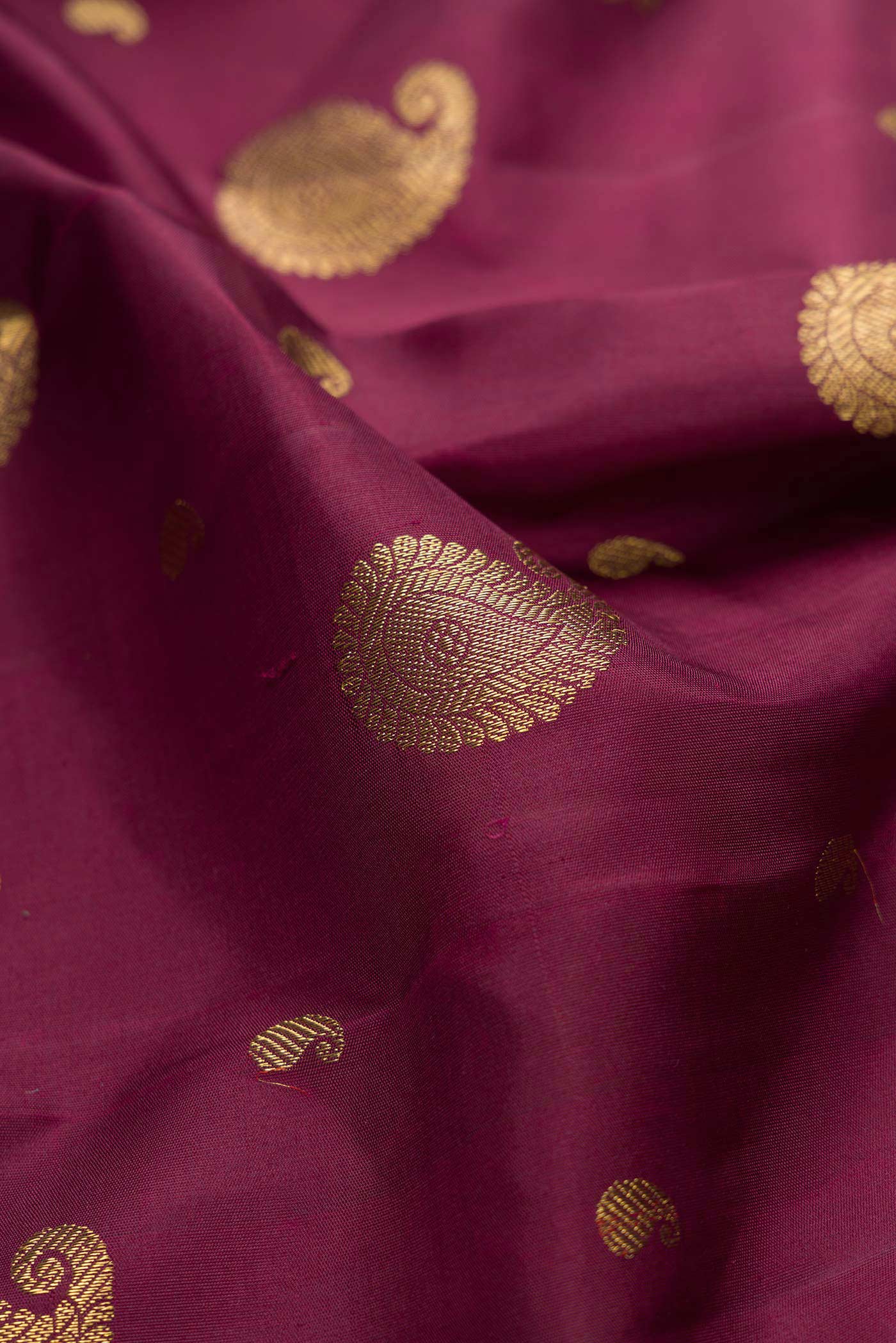 Pure Silk Pure Zari Maroon Dual Tone Kanjivaram Saree - Image 2