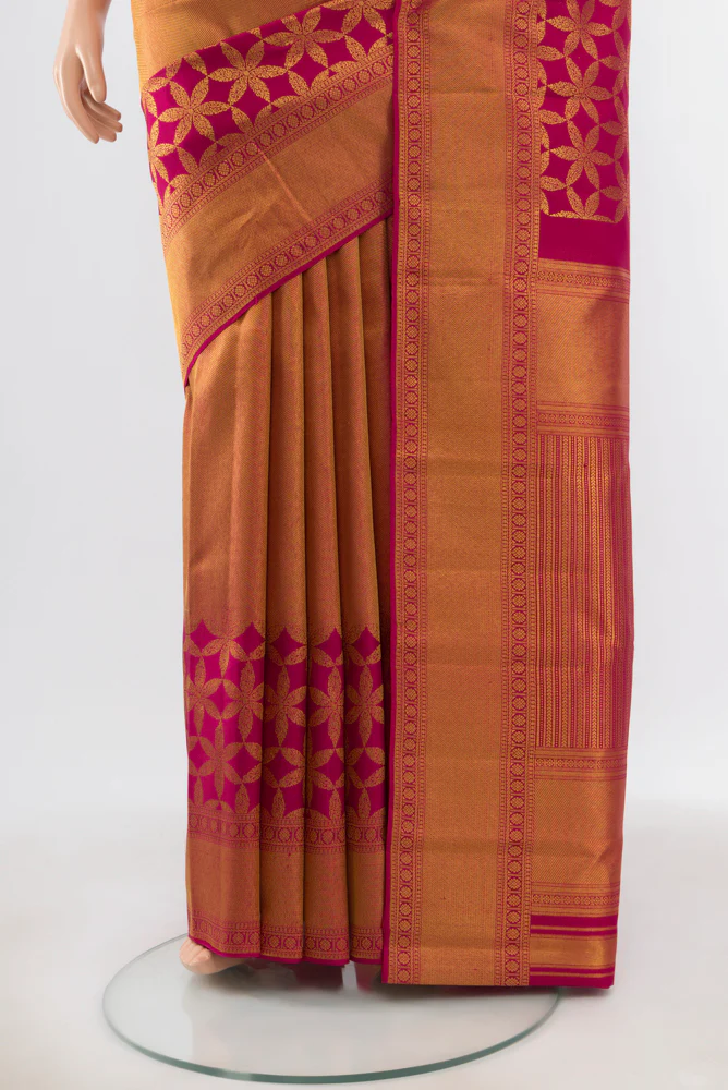 Dark Pink With Gold Color Kanjivaram Silk Saree - Image 3