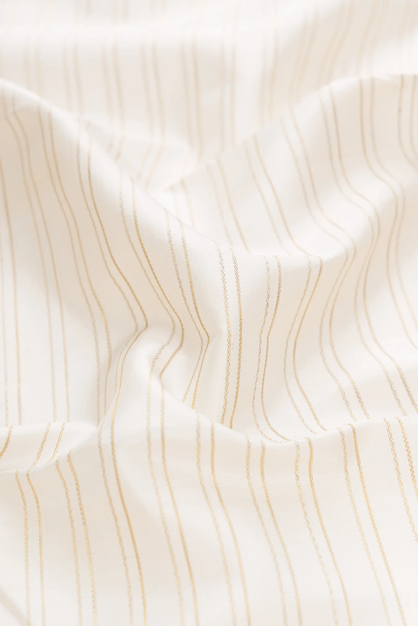 Pure Silk Pure Zari Off White Dual Tone Kanchipuram Saree - Image 2