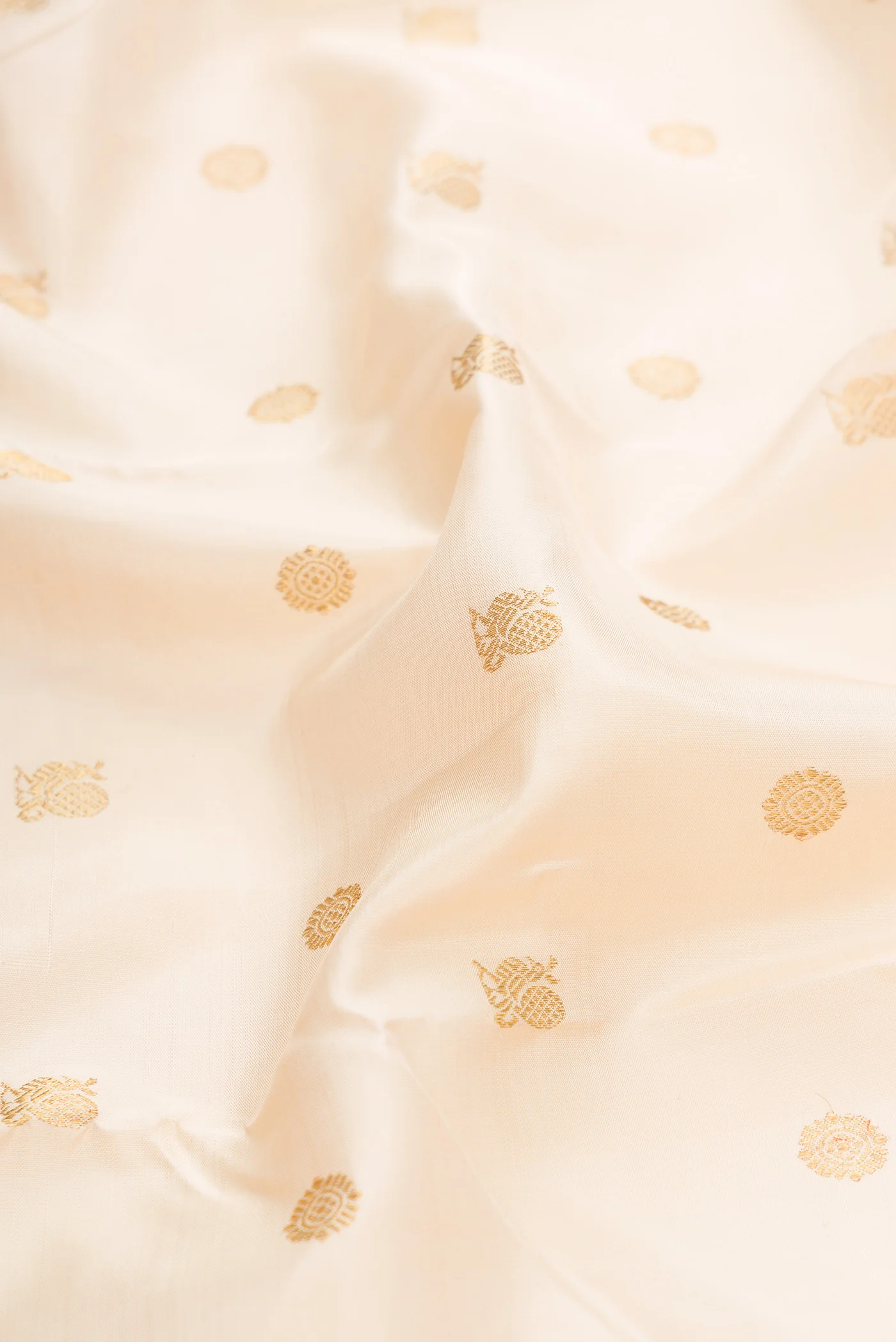 Pure Silk Pure Zari Off White Kanjivaram Saree - Image 2