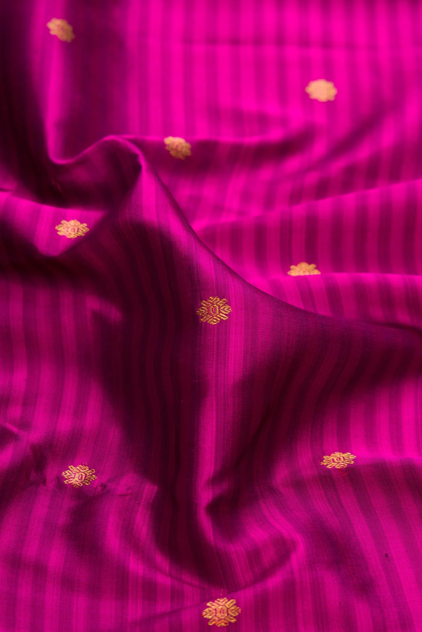 Pure Silk Pure Zari Purple Dual Tone Kanjivaram Saree - Image 2