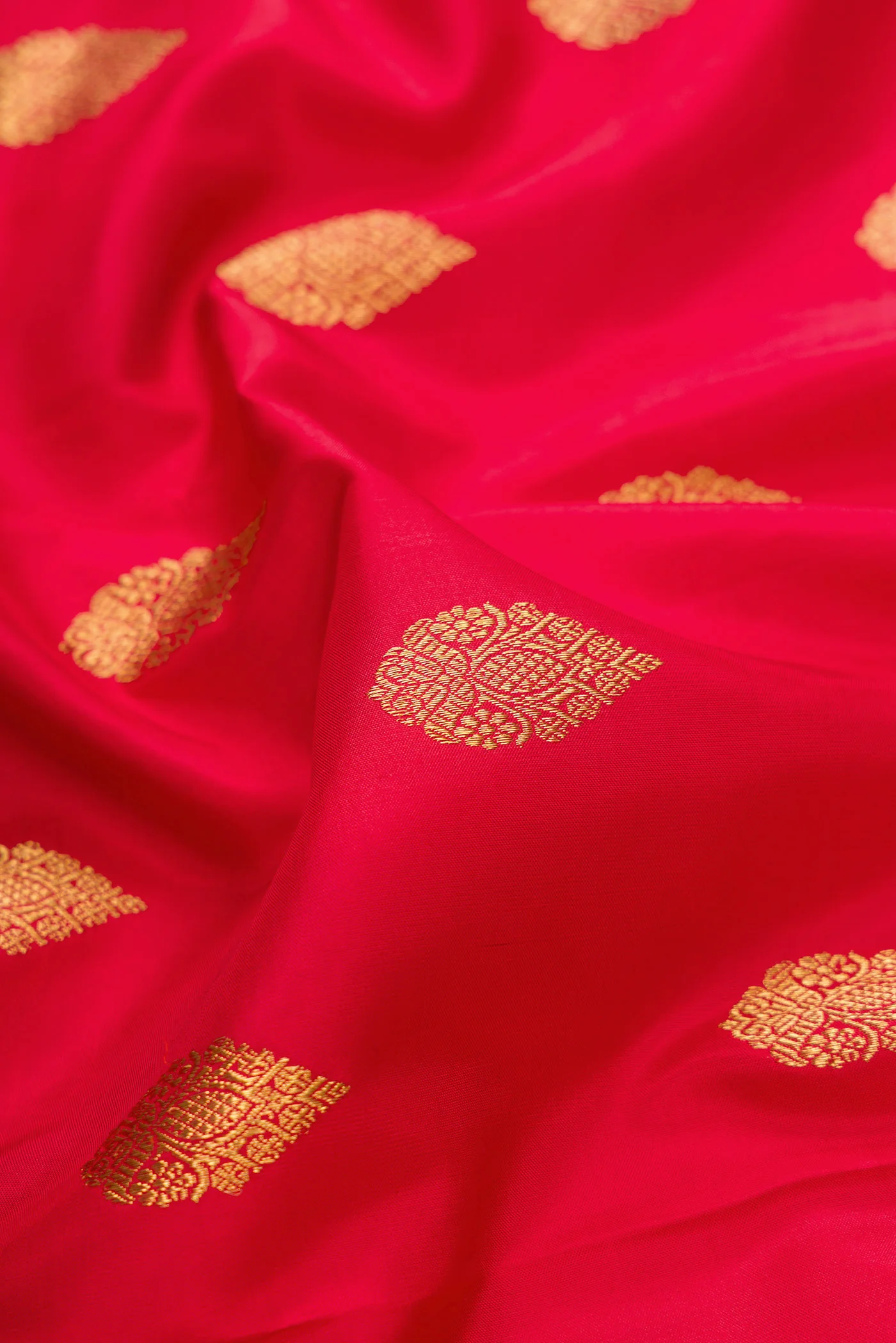 Pure Silk Pure Zari Red Kanjivaram Saree - Image 2