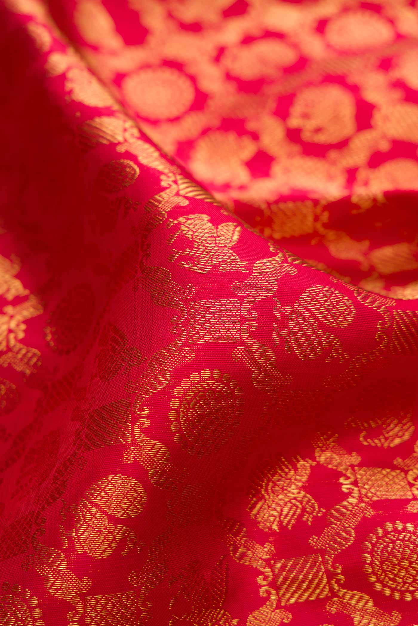 Pure Silk Pure Zari Red Dual Tone Kanjivaram Saree - Image 2