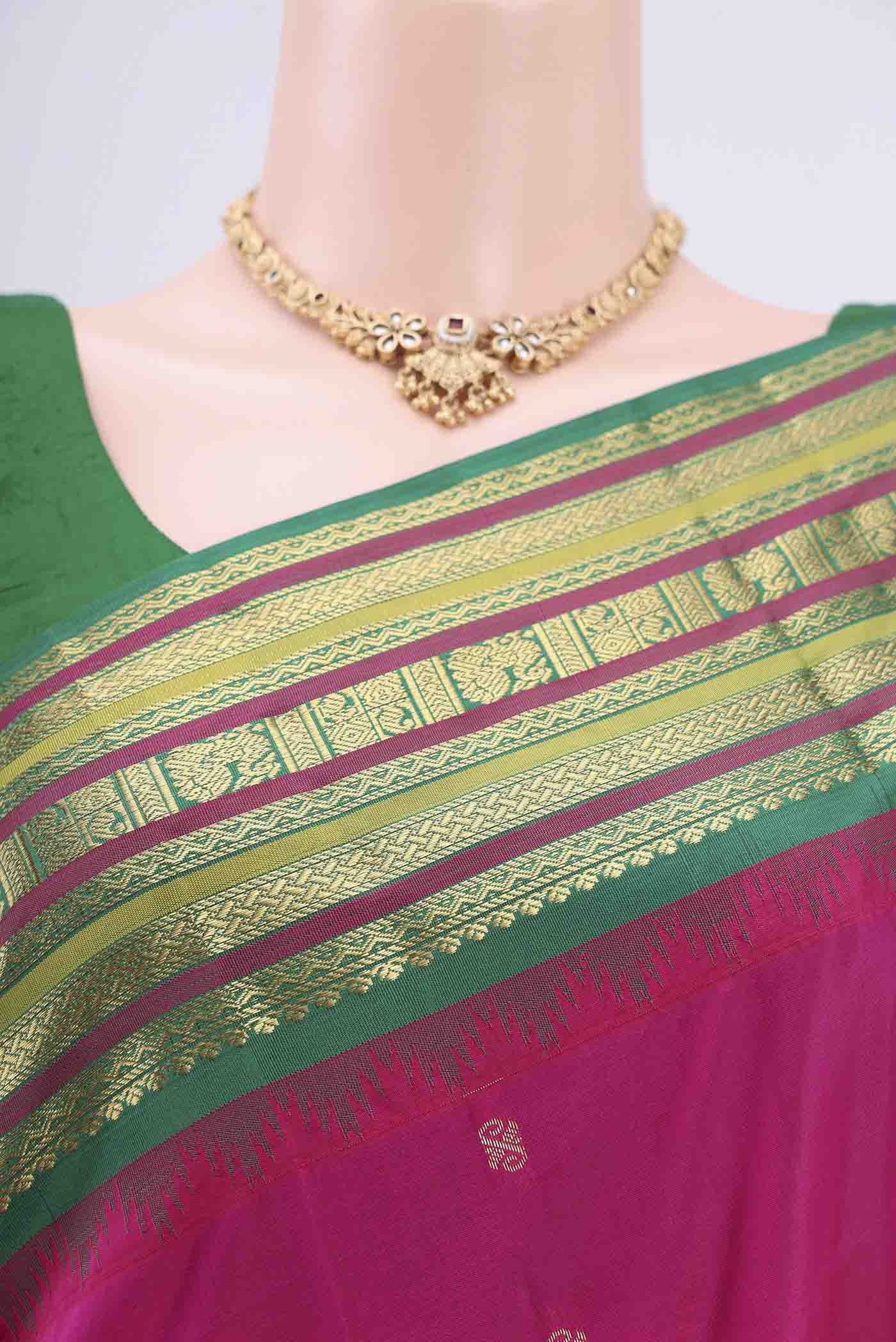 Rani Pink Blended Bangalore Silk Saree - Image 2