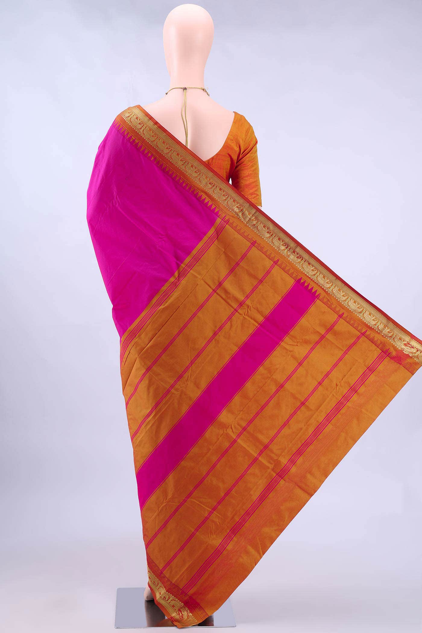 Rani Pink Dual Tone Blended Bangalore Silk Saree - Image 2