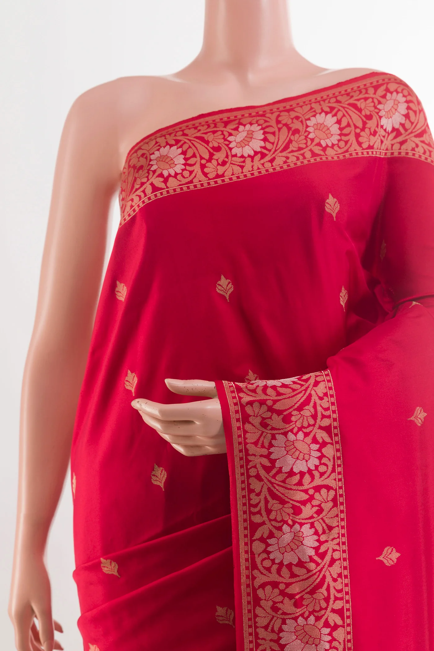 Red Banarasi Silk Saree - Image 2