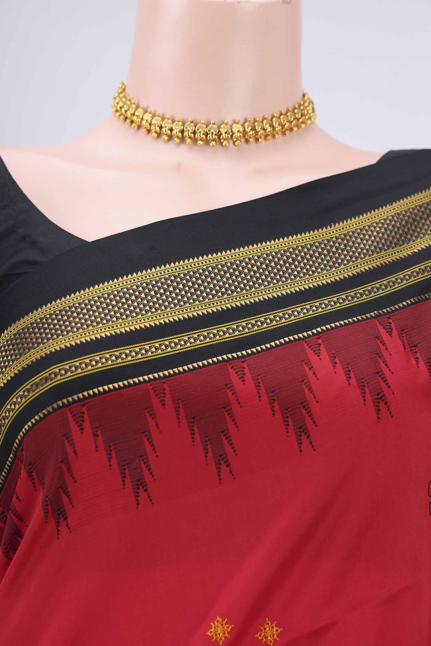 Red Bangalore Silk Saree - Image 2