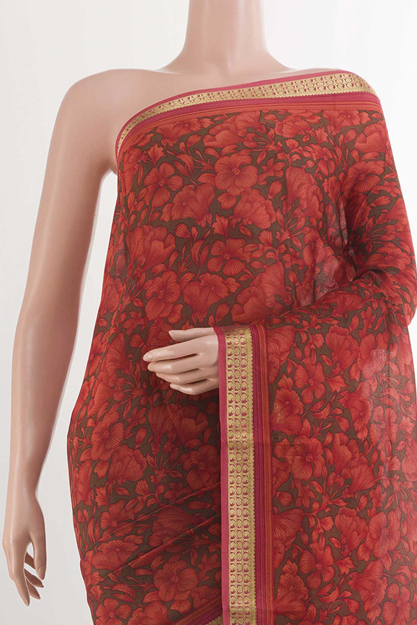 Red Crepe Saree - Image 2