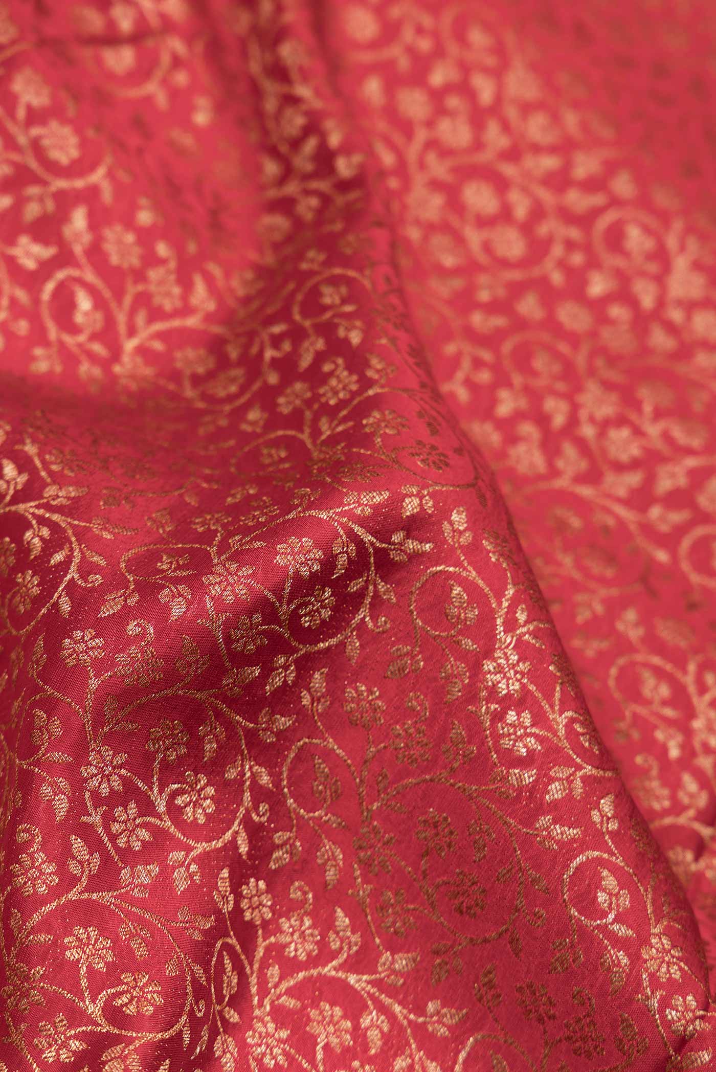 Red Mysore Crepe Saree - Image 2