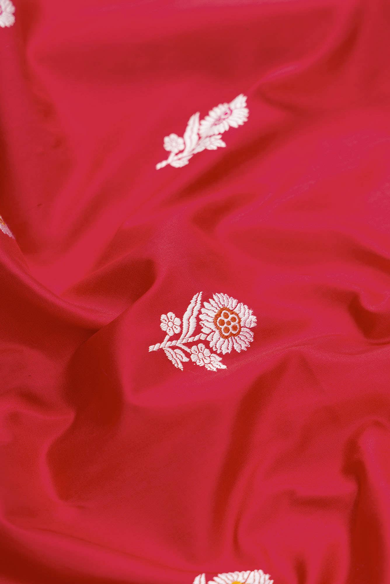 Red Dual Tone Banarasi Silk Saree - Image 3